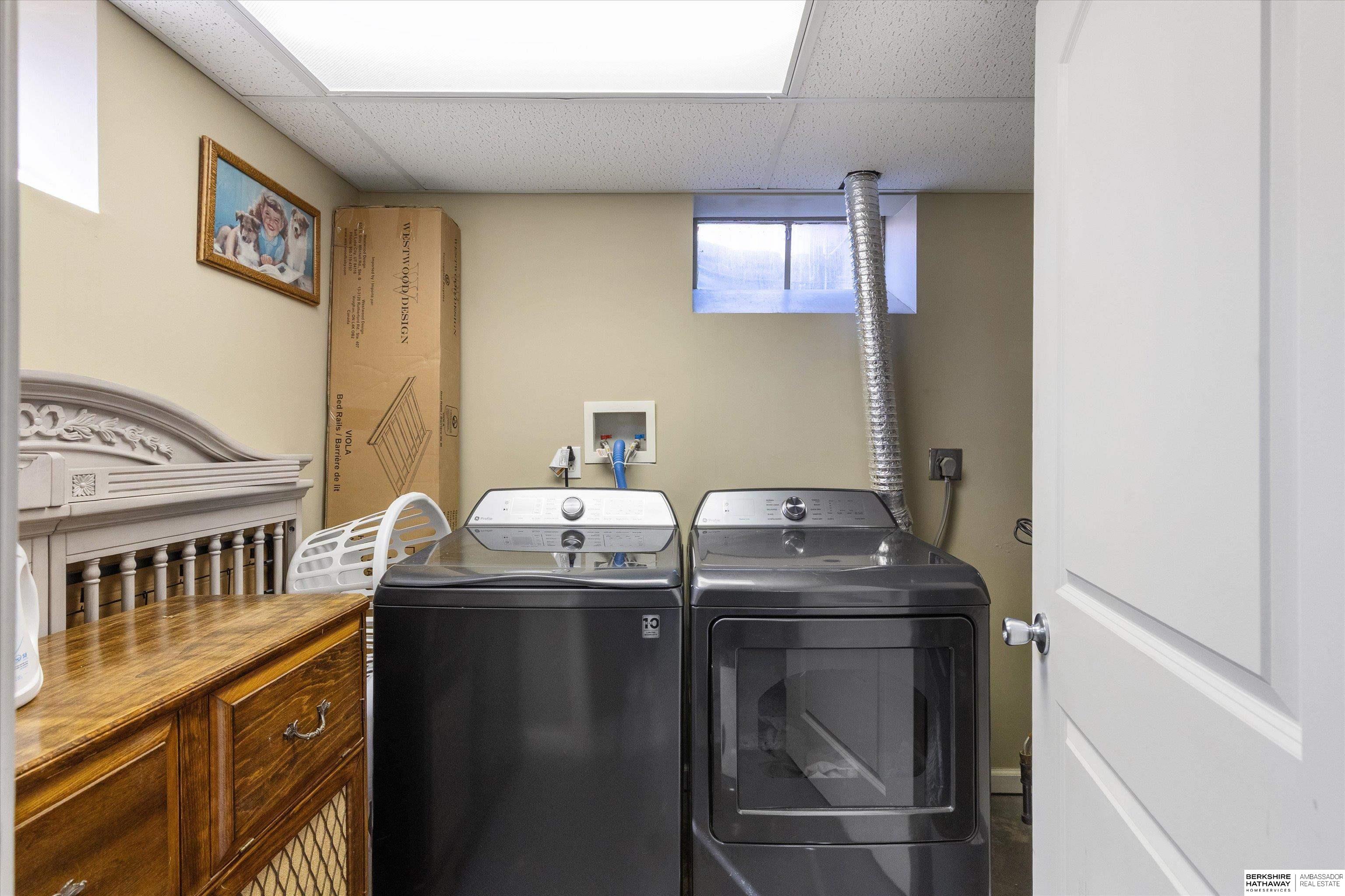 Plattsmouth, Nebraska 68048, United States, 3 Bedrooms Bedrooms, ,2 BathroomsBathrooms,Residential,Pending,91209