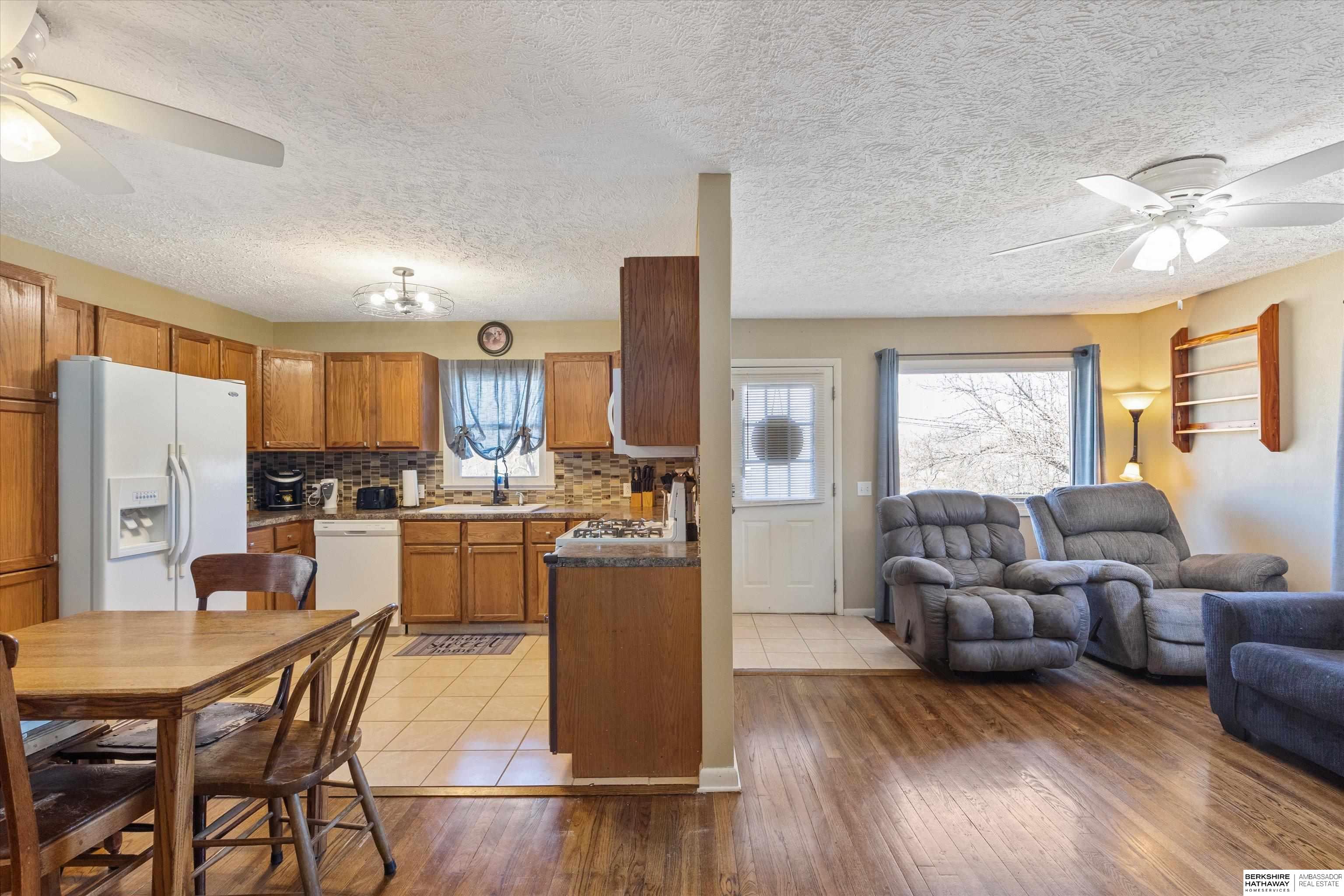 Plattsmouth, Nebraska 68048, United States, 3 Bedrooms Bedrooms, ,2 BathroomsBathrooms,Residential,Pending,91209