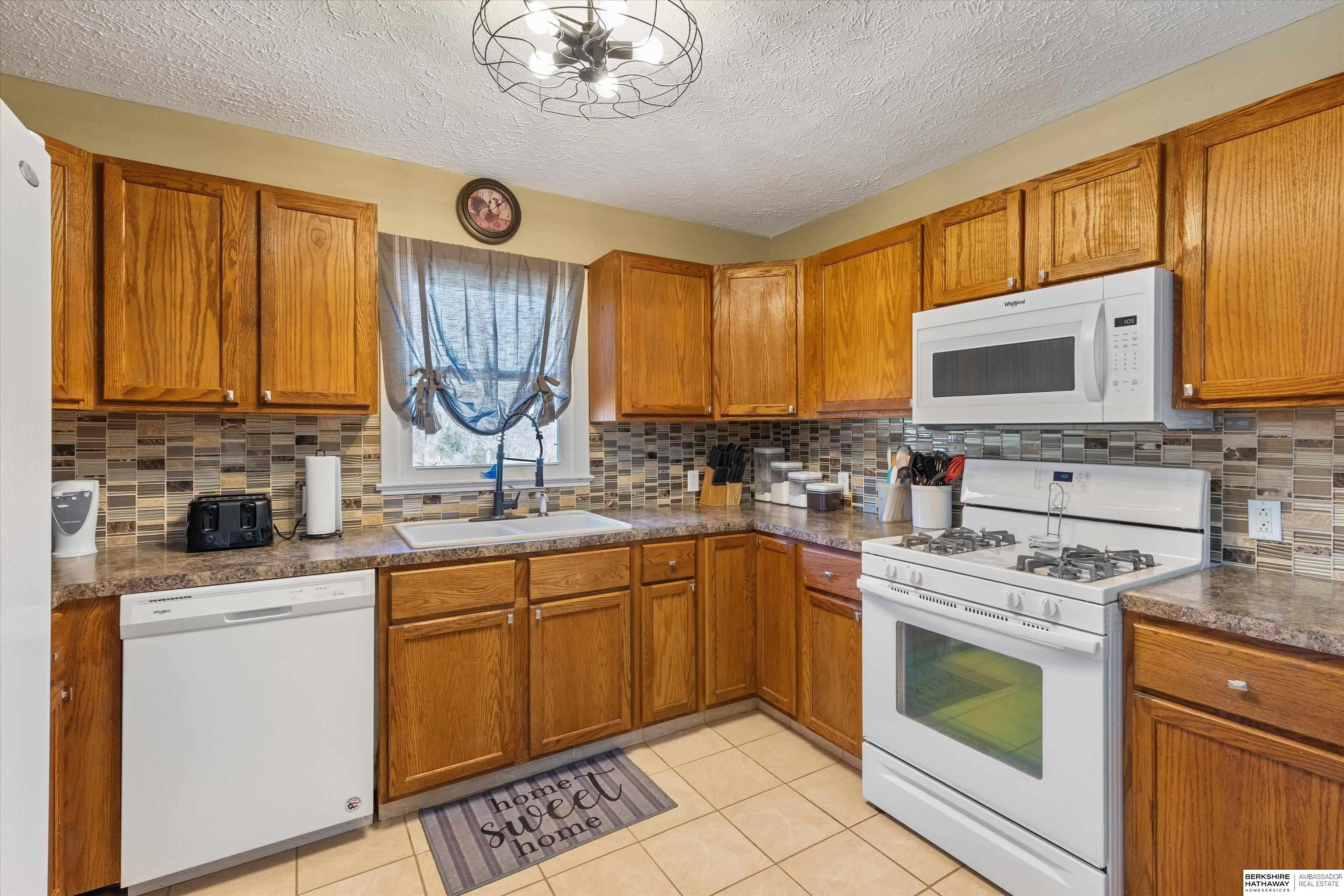 Plattsmouth, Nebraska 68048, United States, 3 Bedrooms Bedrooms, ,2 BathroomsBathrooms,Residential,Pending,91209