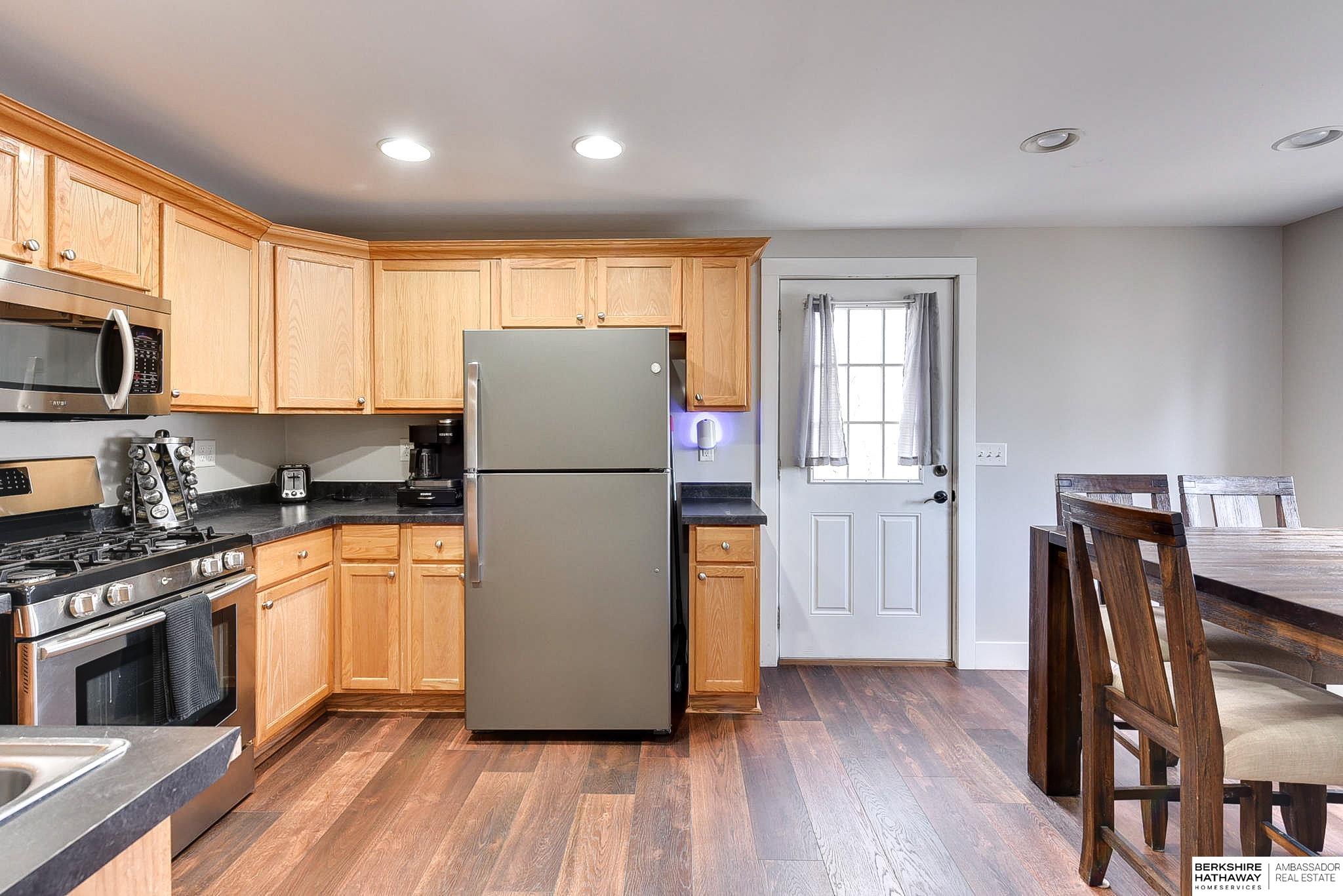 Omaha, Nebraska 68105, United States, 2 Bedrooms Bedrooms, ,1 BathroomBathrooms,Residential,Pending,88994