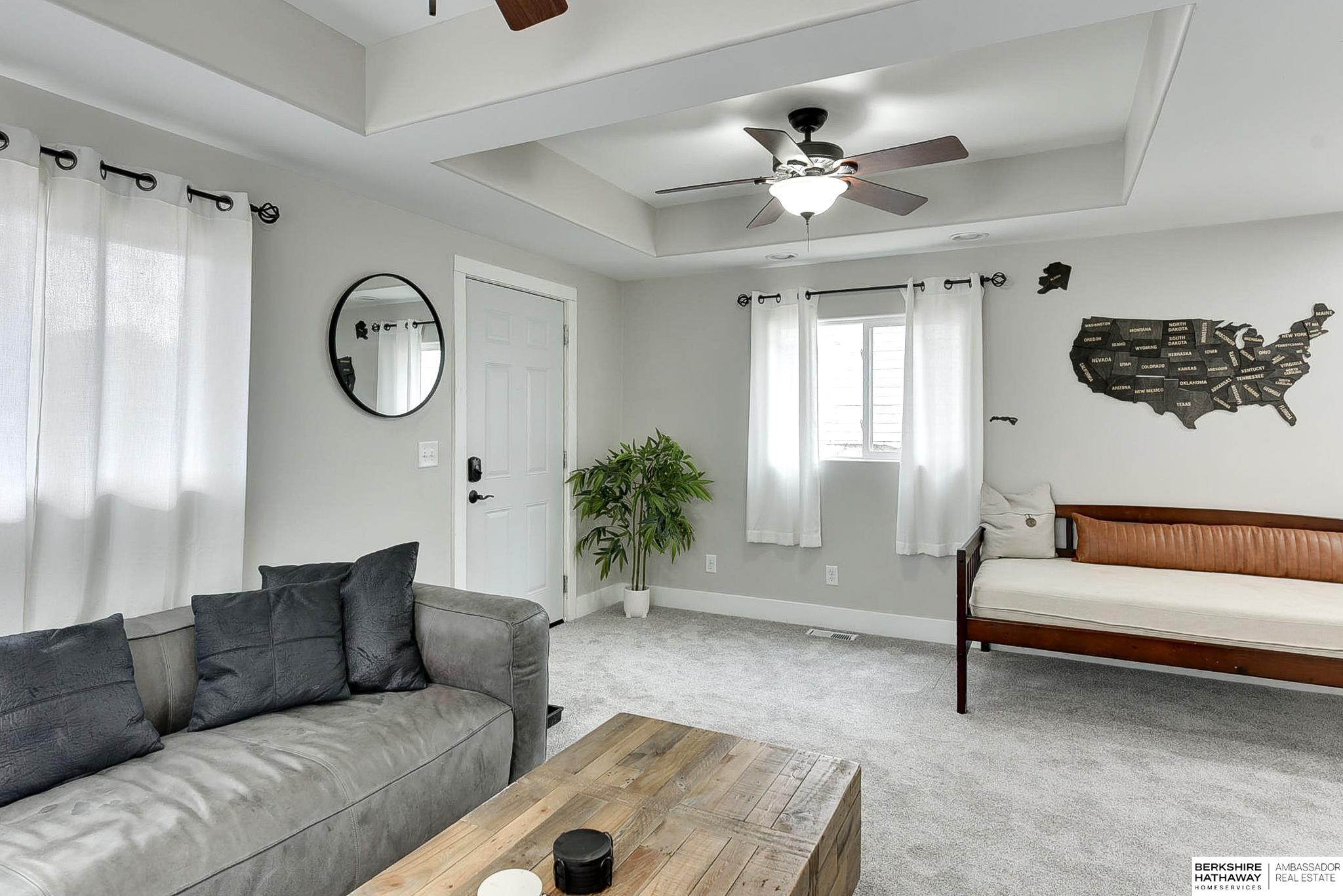 Omaha, Nebraska 68105, United States, 2 Bedrooms Bedrooms, ,1 BathroomBathrooms,Residential,Pending,88994