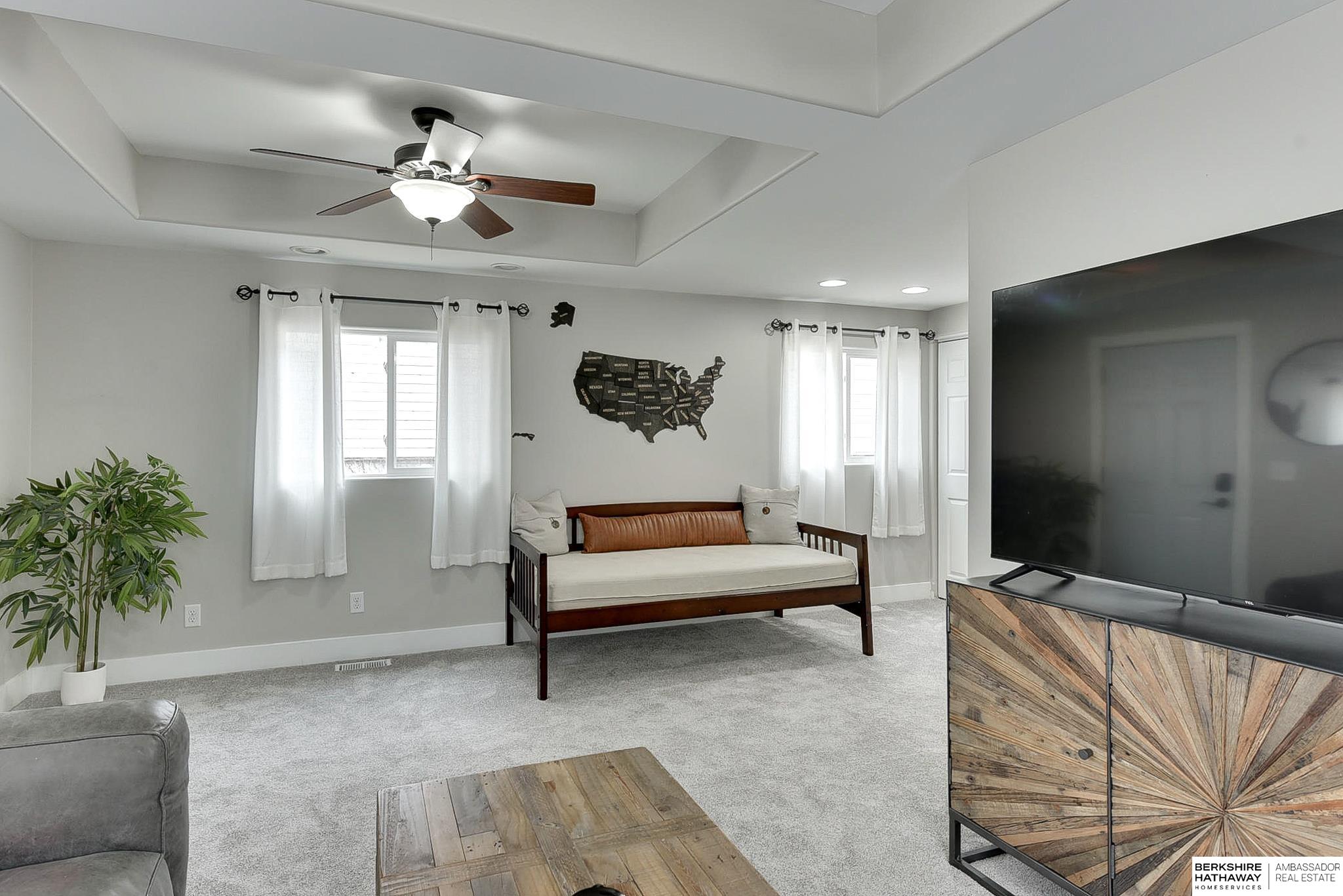 Omaha, Nebraska 68105, United States, 2 Bedrooms Bedrooms, ,1 BathroomBathrooms,Residential,Pending,88994