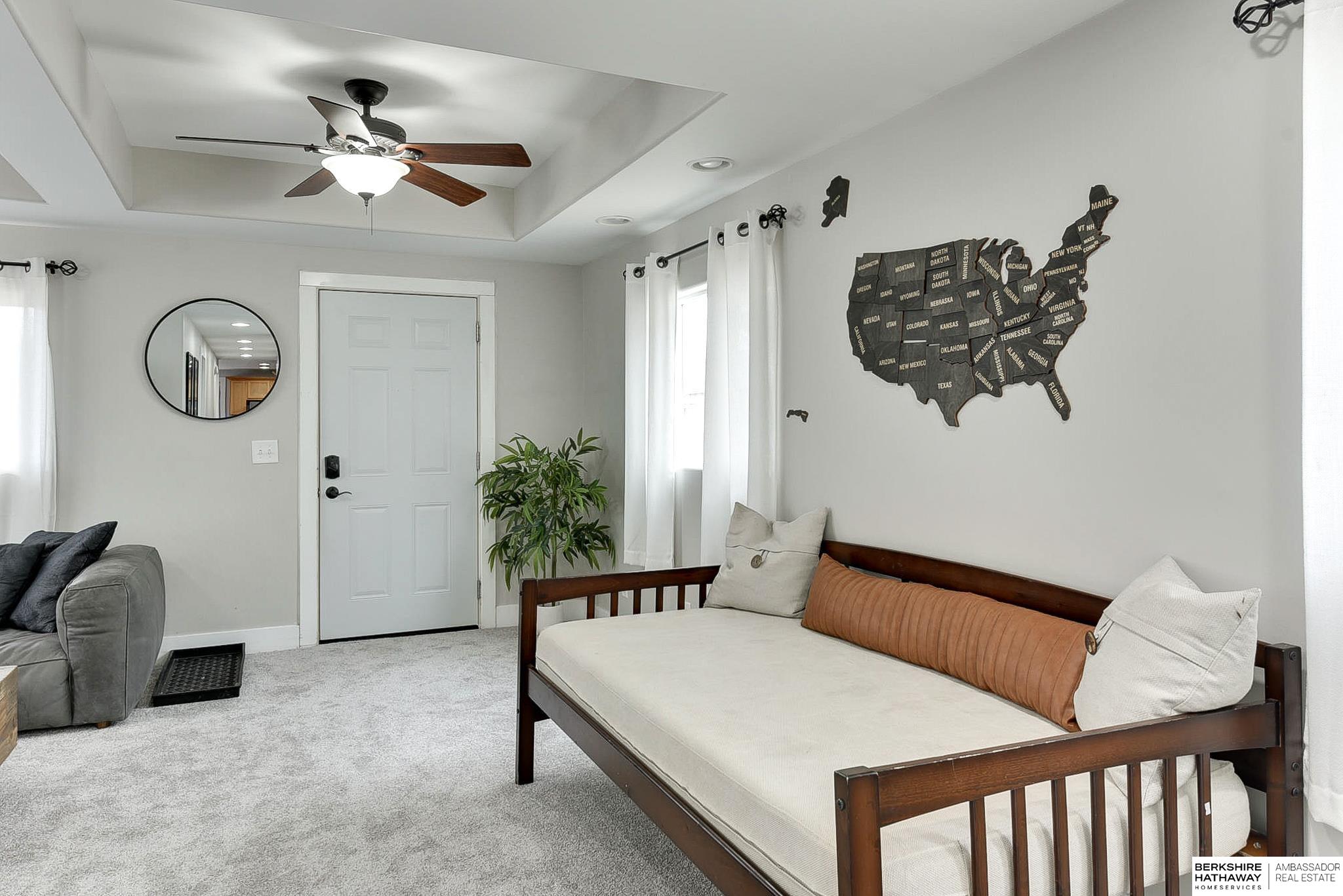 Omaha, Nebraska 68105, United States, 2 Bedrooms Bedrooms, ,1 BathroomBathrooms,Residential,Pending,88994