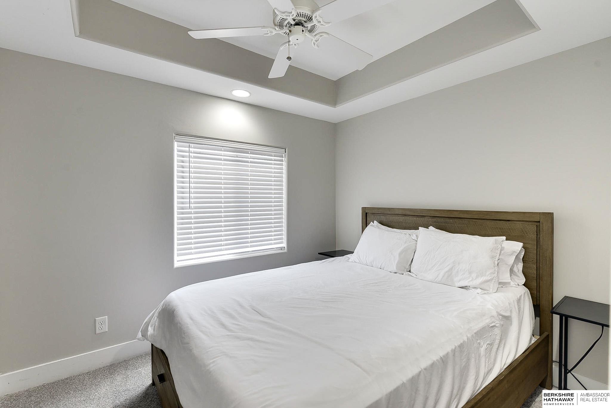 Omaha, Nebraska 68105, United States, 2 Bedrooms Bedrooms, ,1 BathroomBathrooms,Residential,Pending,88994