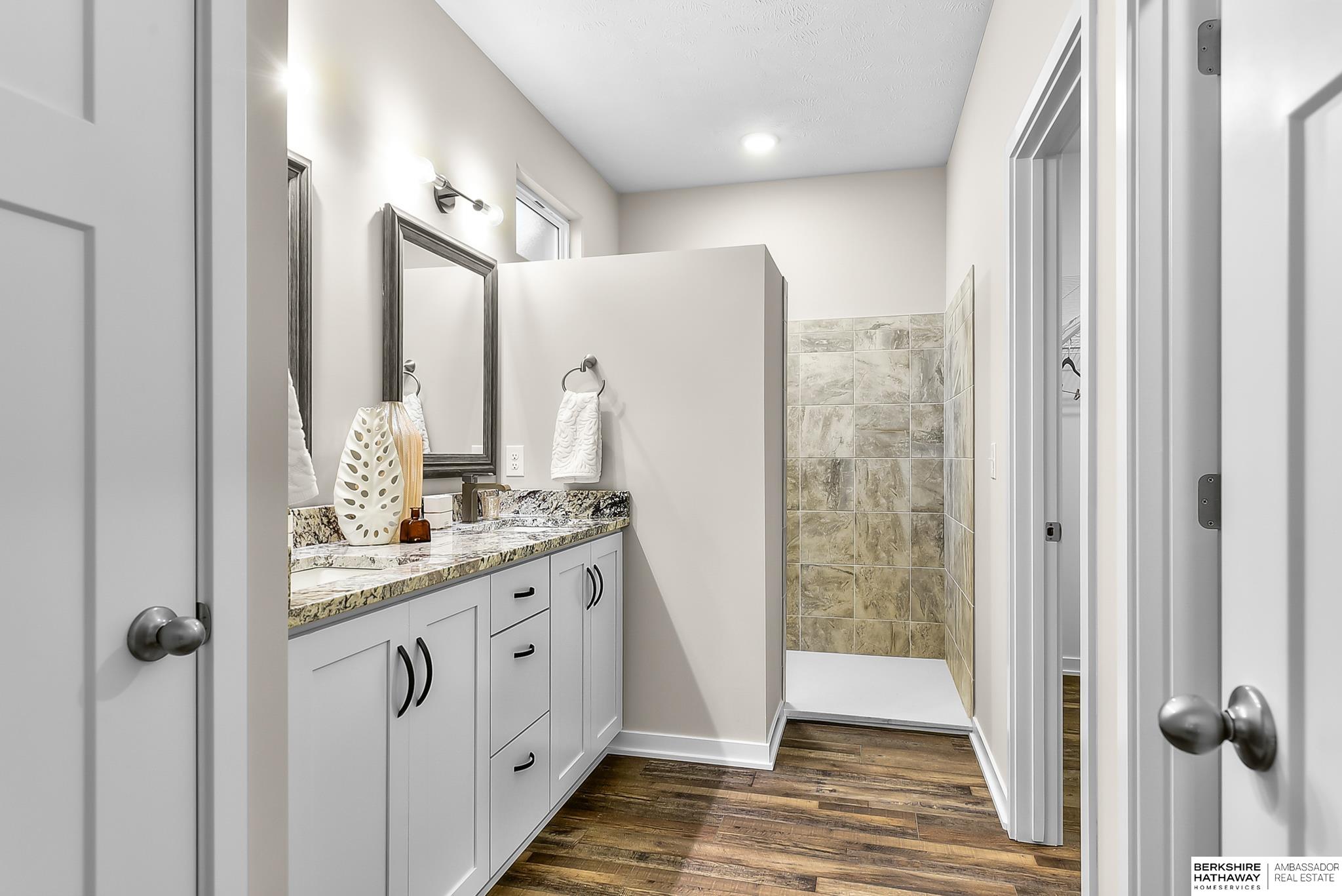 Bellevue, Nebraska 68123, United States, 3 Bedrooms Bedrooms, ,2 BathroomsBathrooms,Residential,Active,73265