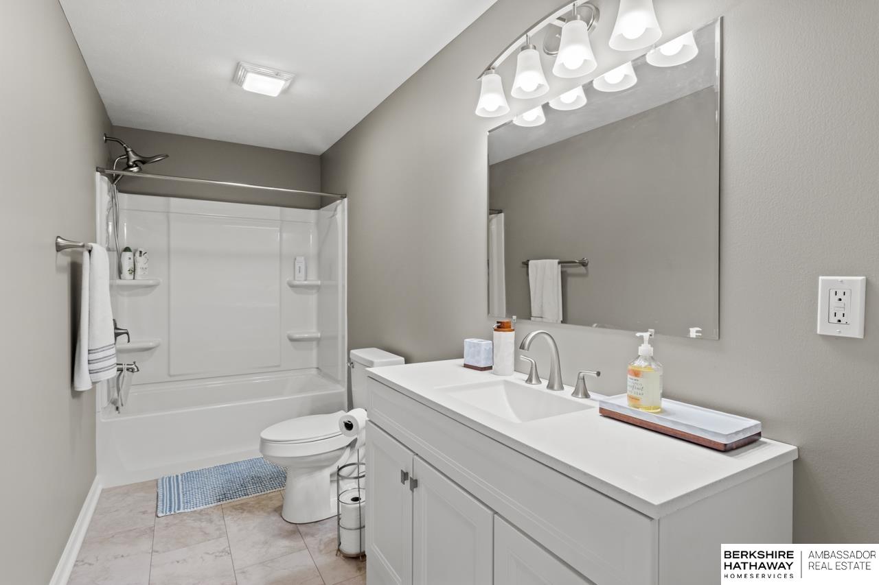 Omaha, Nebraska 68022, United States, 5 Bedrooms Bedrooms, ,4 BathroomsBathrooms,Residential,Active,92520