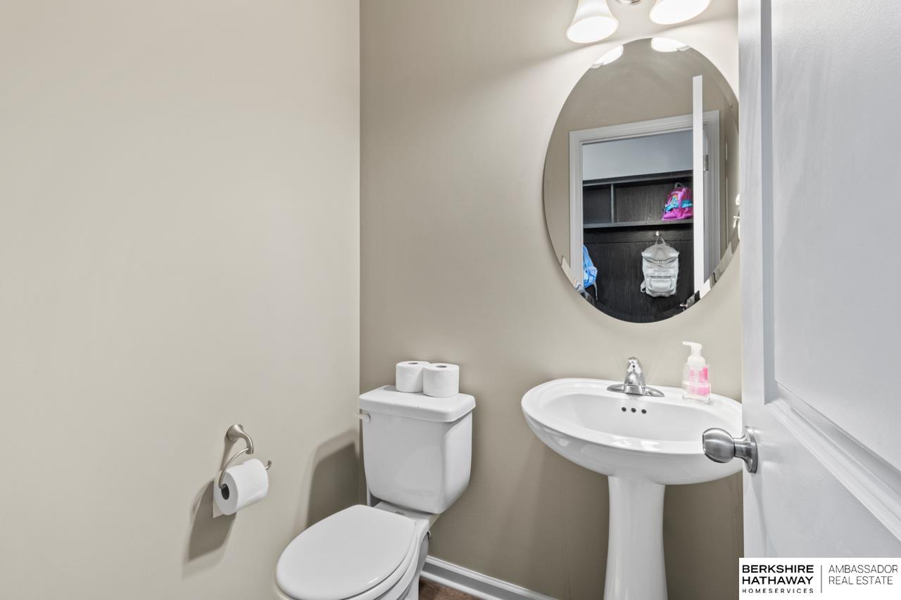 Omaha, Nebraska 68022, United States, 5 Bedrooms Bedrooms, ,4 BathroomsBathrooms,Residential,Active,92520