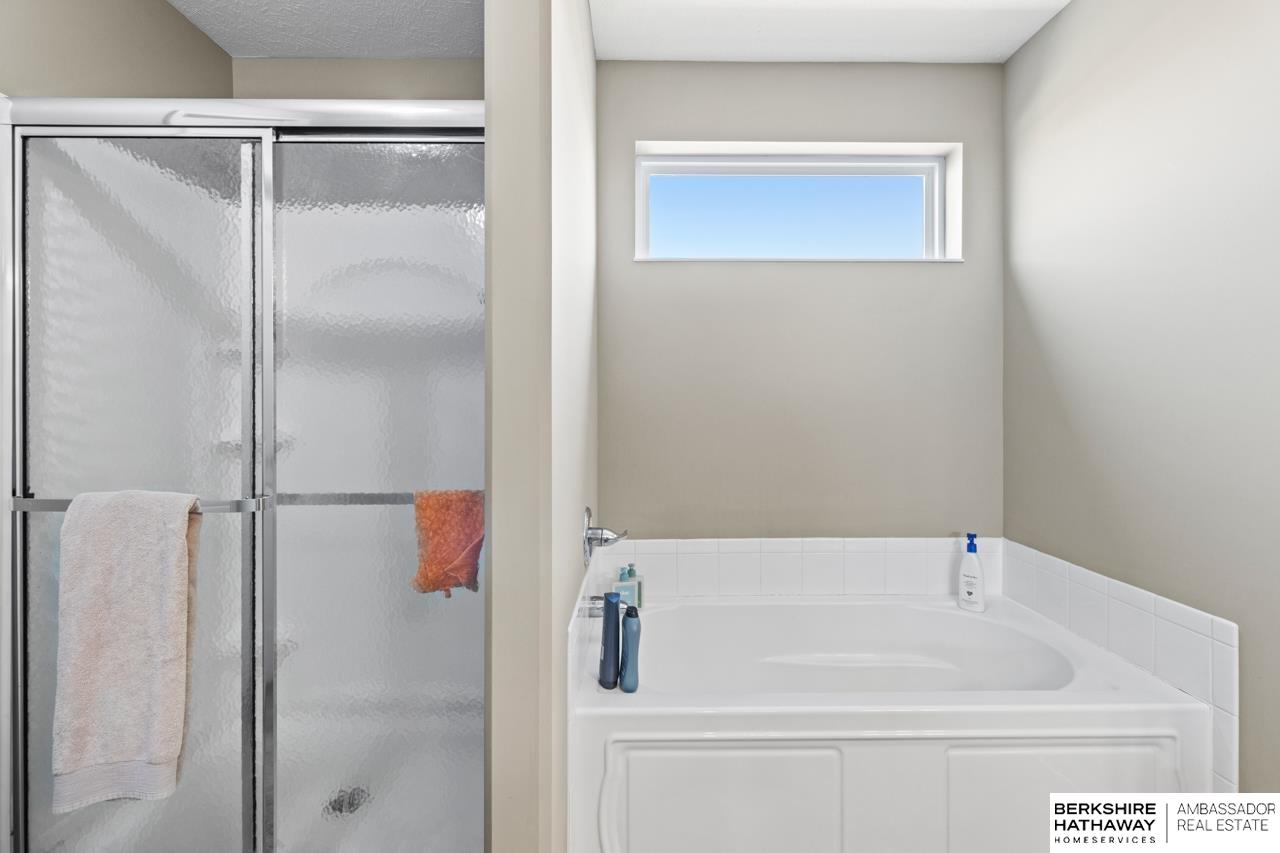 Omaha, Nebraska 68022, United States, 5 Bedrooms Bedrooms, ,4 BathroomsBathrooms,Residential,Active,92520