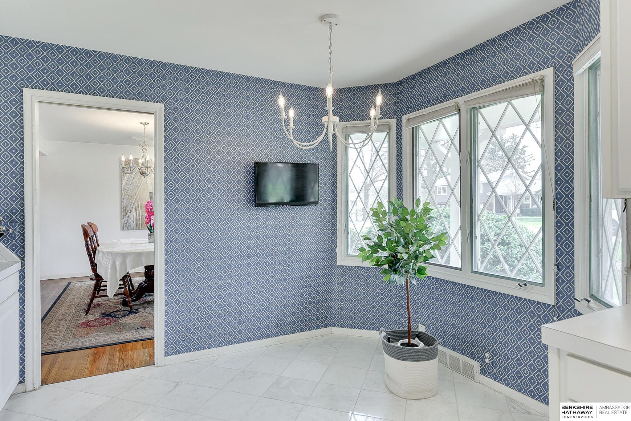 Omaha, Nebraska 68124, United States, 4 Bedrooms Bedrooms, ,3 BathroomsBathrooms,Residential,Pending,107005