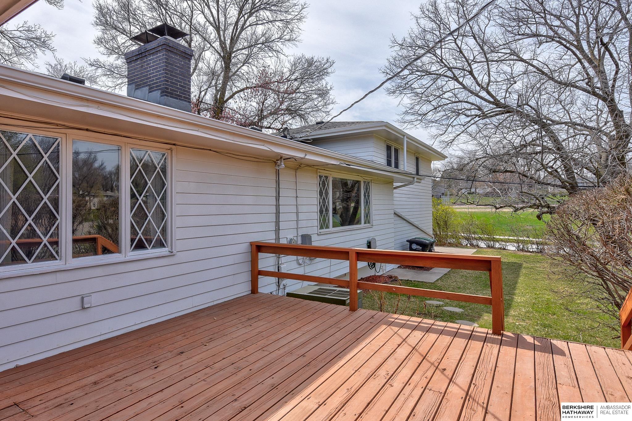 Omaha, Nebraska 68124, United States, 4 Bedrooms Bedrooms, ,3 BathroomsBathrooms,Residential,Pending,107005