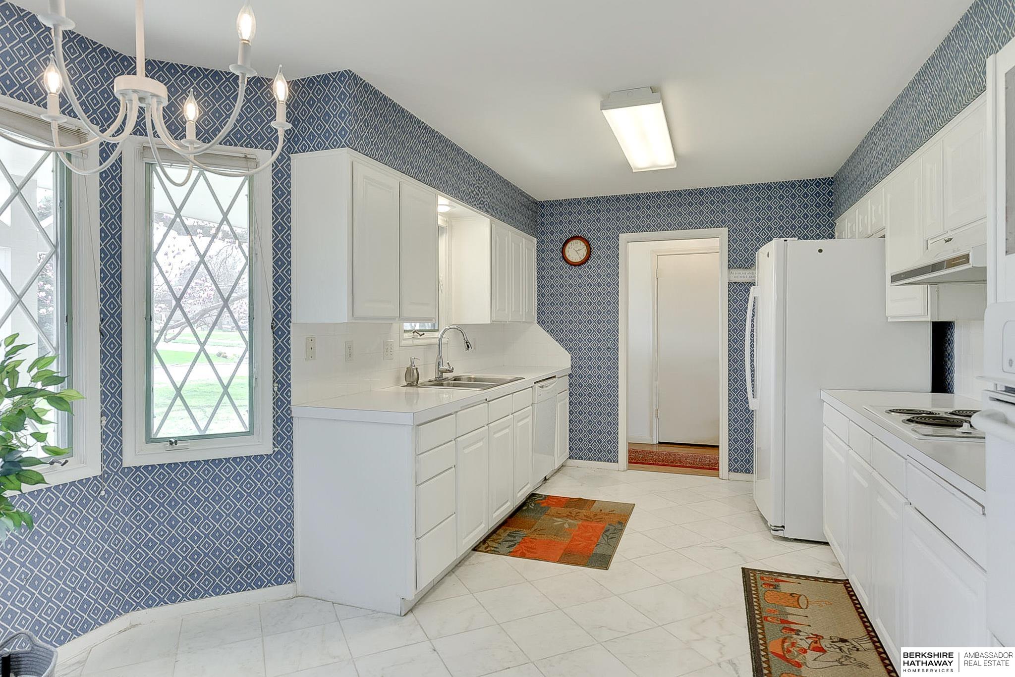 Omaha, Nebraska 68124, United States, 4 Bedrooms Bedrooms, ,3 BathroomsBathrooms,Residential,Pending,107005