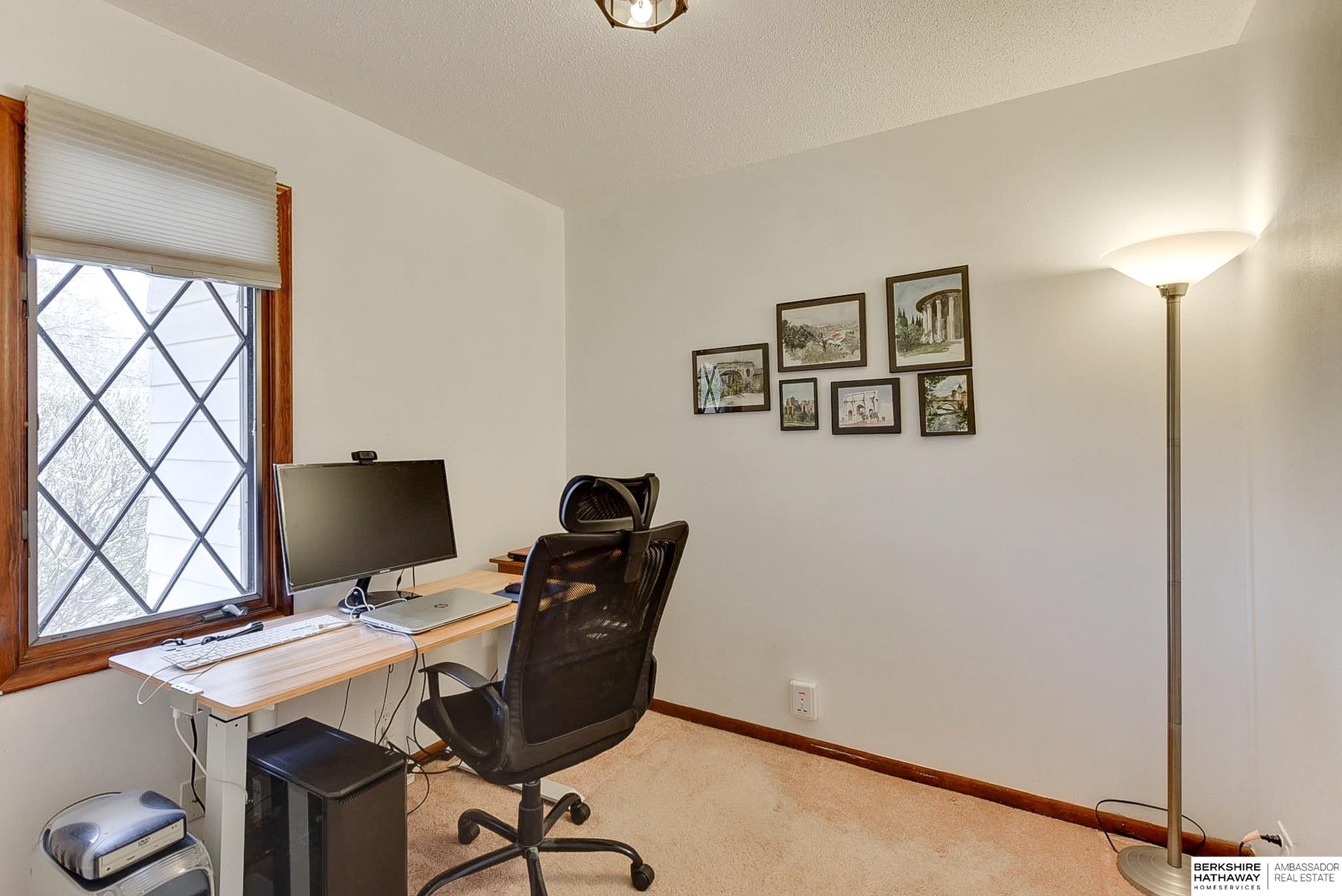 Omaha, Nebraska 68124, United States, 4 Bedrooms Bedrooms, ,3 BathroomsBathrooms,Residential,Pending,107005