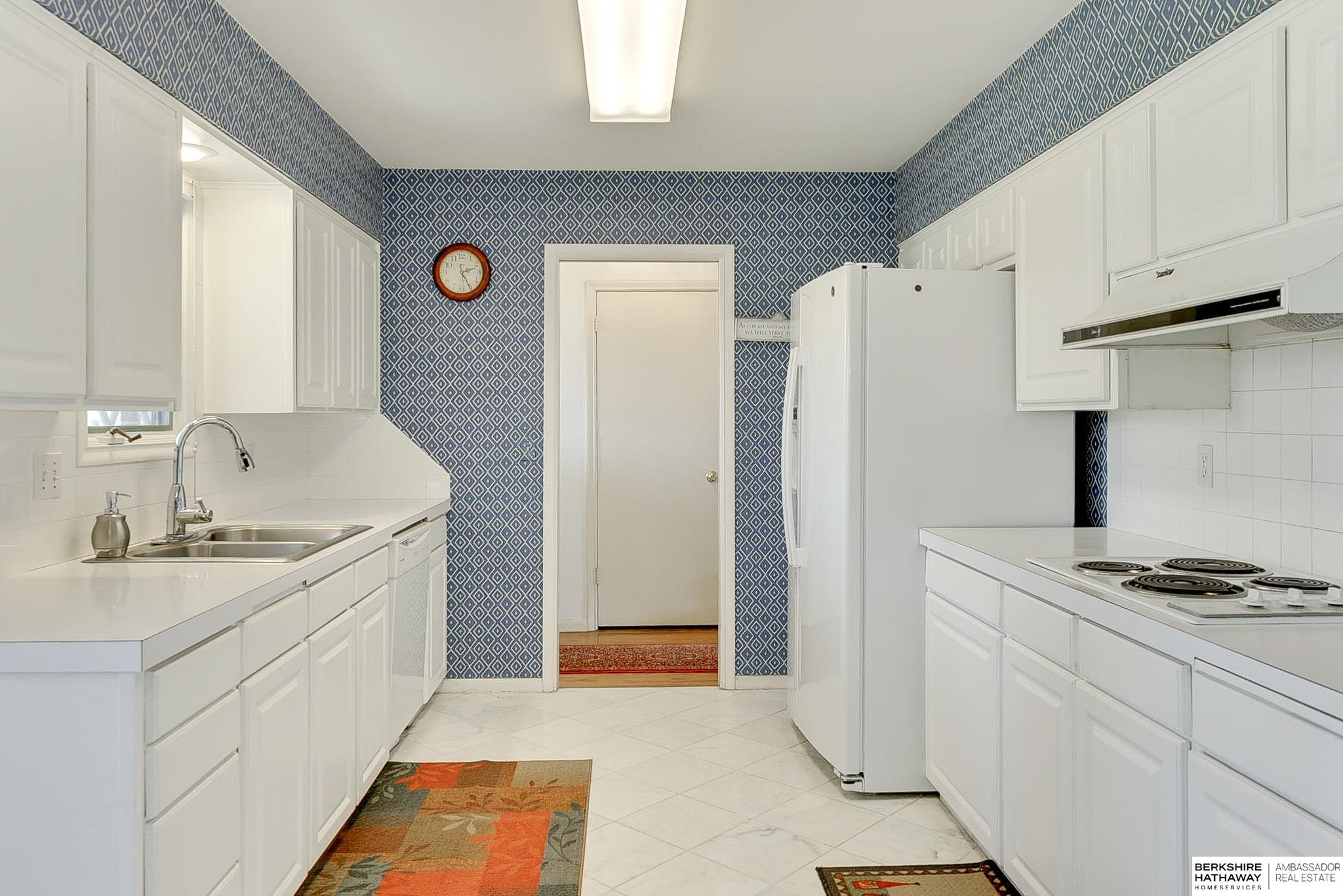 Omaha, Nebraska 68124, United States, 4 Bedrooms Bedrooms, ,3 BathroomsBathrooms,Residential,Pending,107005