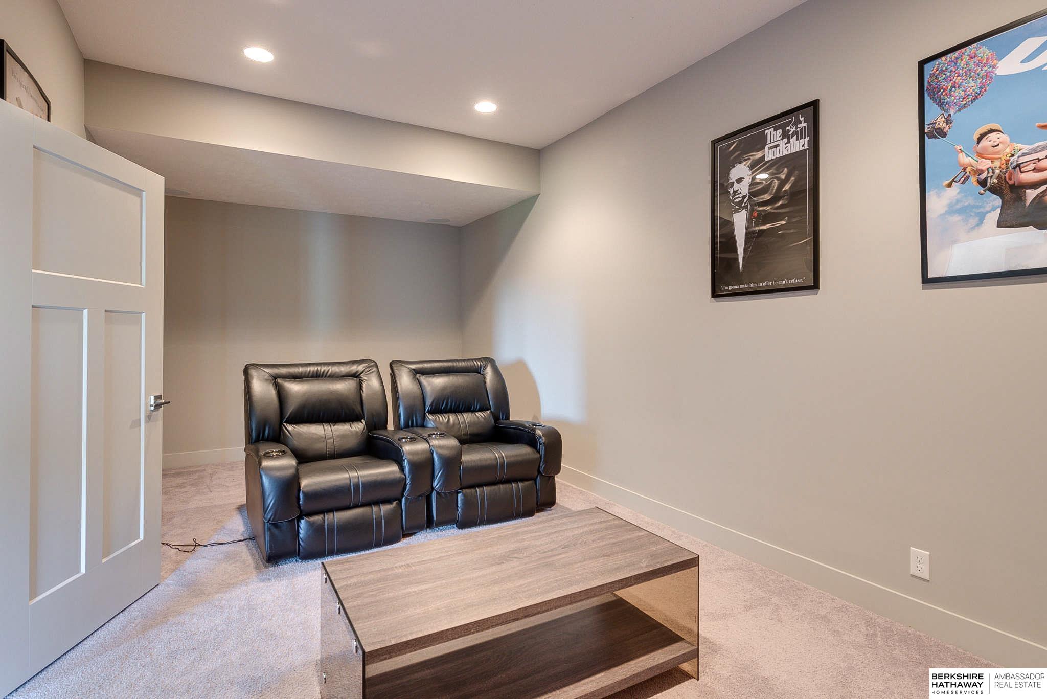 Elkhorn, Nebraska 68022, United States, 5 Bedrooms Bedrooms, ,4 BathroomsBathrooms,Residential,Pending,22632