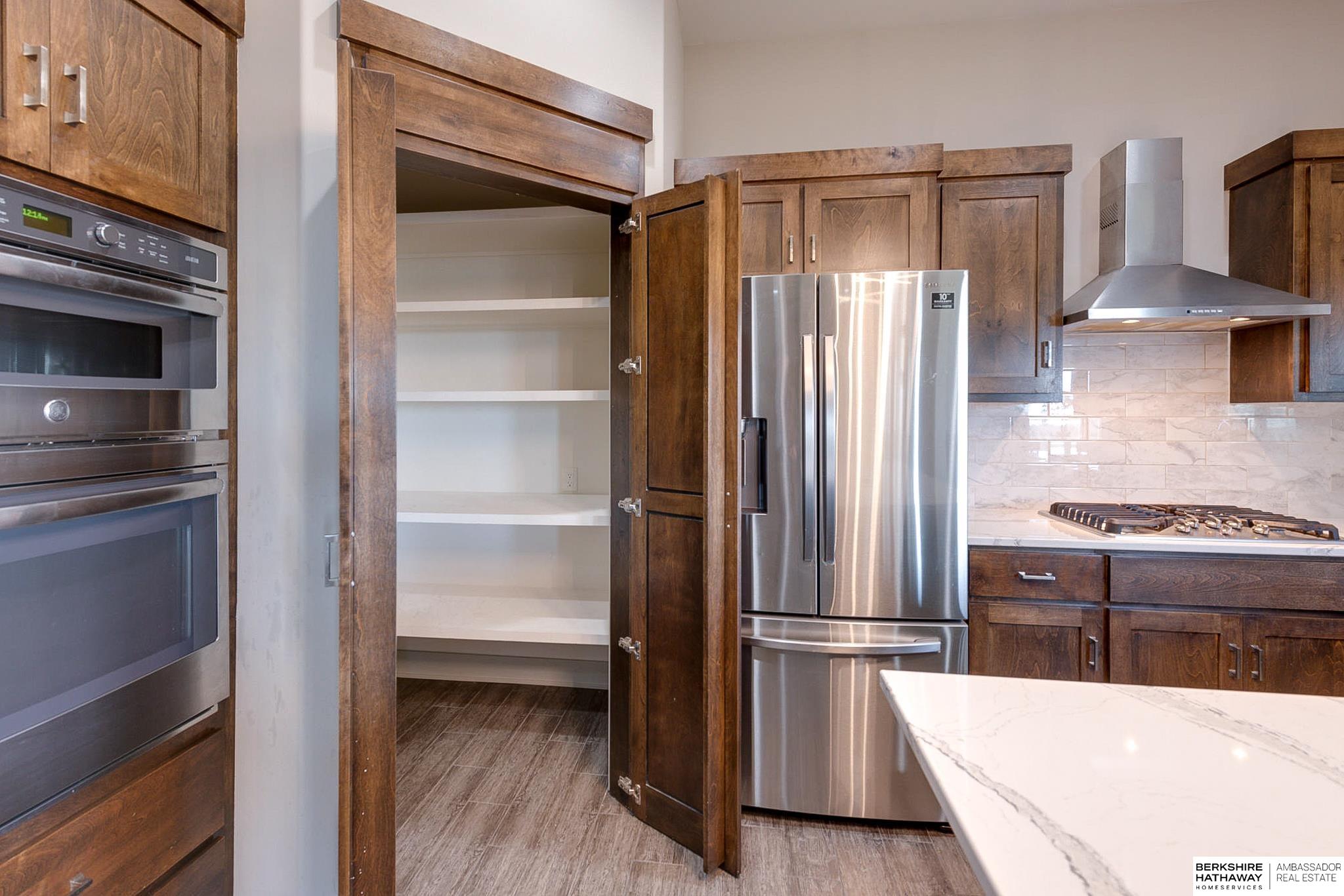 Elkhorn, Nebraska 68022, United States, 5 Bedrooms Bedrooms, ,4 BathroomsBathrooms,Residential,Pending,22632