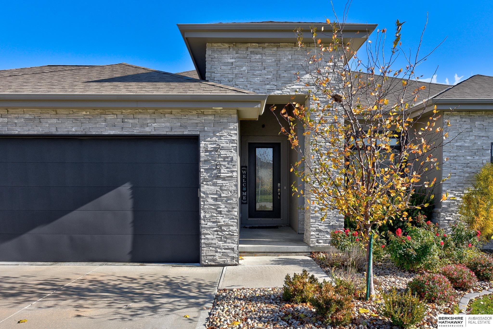 Elkhorn, Nebraska 68022, United States, 5 Bedrooms Bedrooms, ,4 BathroomsBathrooms,Residential,Pending,22632