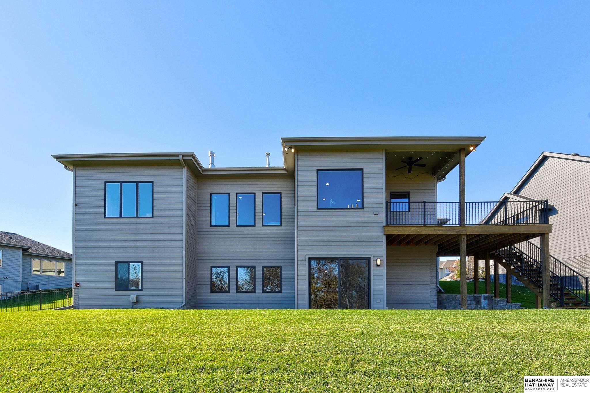 Elkhorn, Nebraska 68022, United States, 5 Bedrooms Bedrooms, ,4 BathroomsBathrooms,Residential,Pending,22632