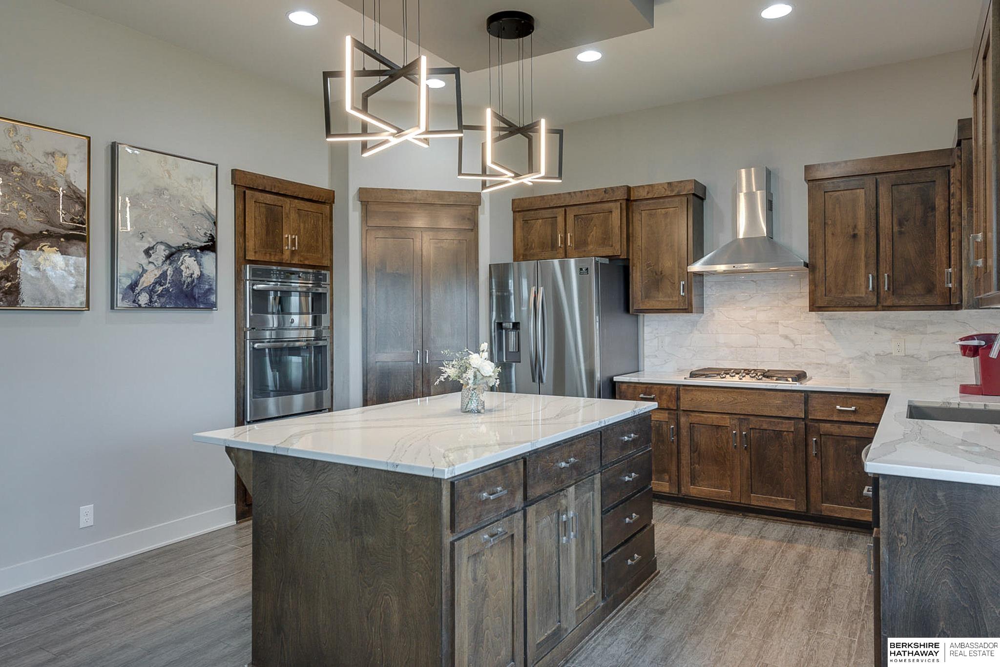 Elkhorn, Nebraska 68022, United States, 5 Bedrooms Bedrooms, ,4 BathroomsBathrooms,Residential,Pending,22632