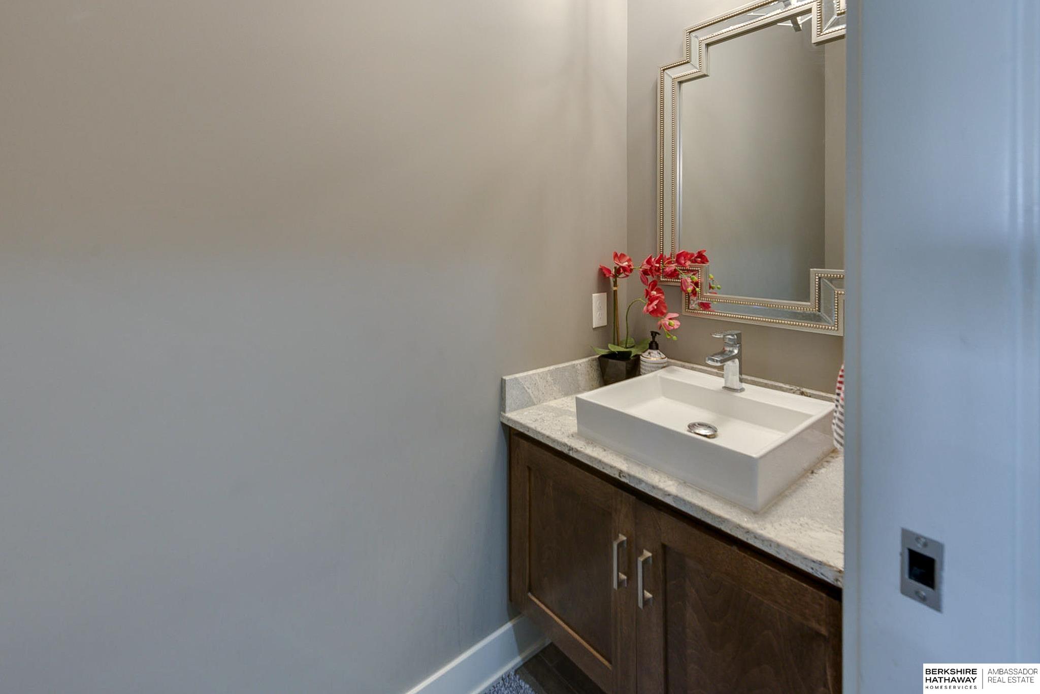 Elkhorn, Nebraska 68022, United States, 5 Bedrooms Bedrooms, ,4 BathroomsBathrooms,Residential,Pending,22632