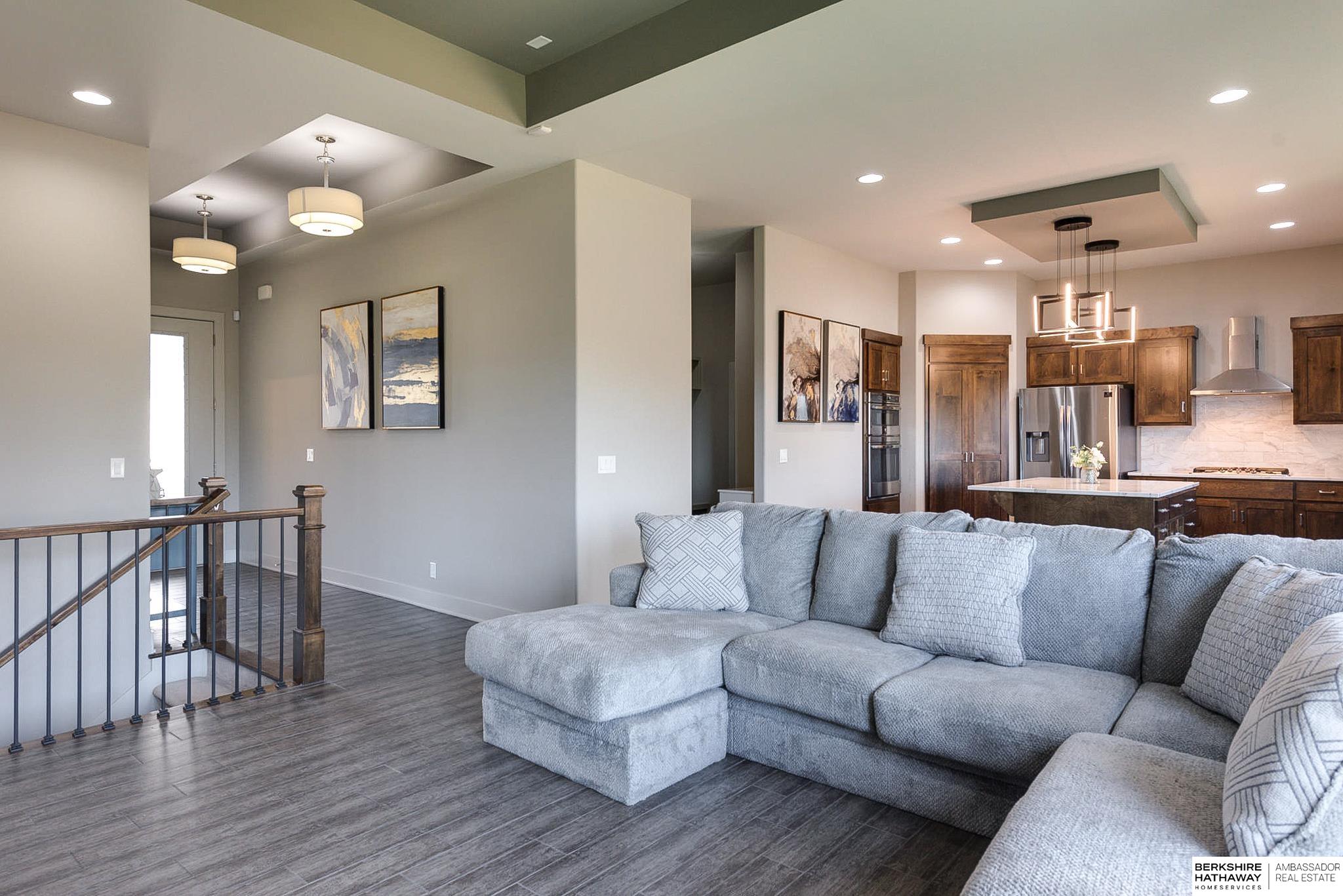 Elkhorn, Nebraska 68022, United States, 5 Bedrooms Bedrooms, ,4 BathroomsBathrooms,Residential,Pending,22632