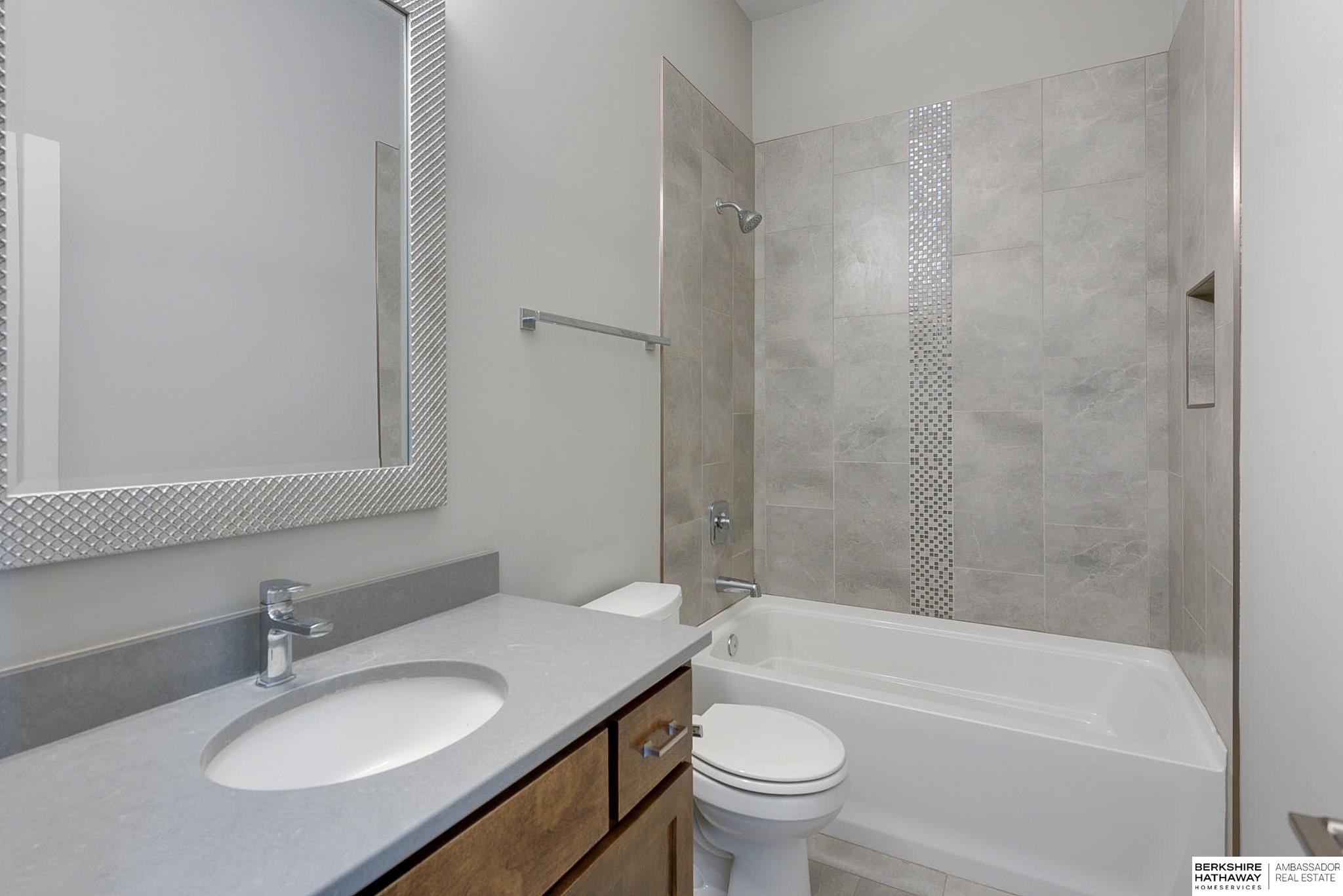 Elkhorn, Nebraska 68022, United States, 5 Bedrooms Bedrooms, ,4 BathroomsBathrooms,Residential,Pending,22632