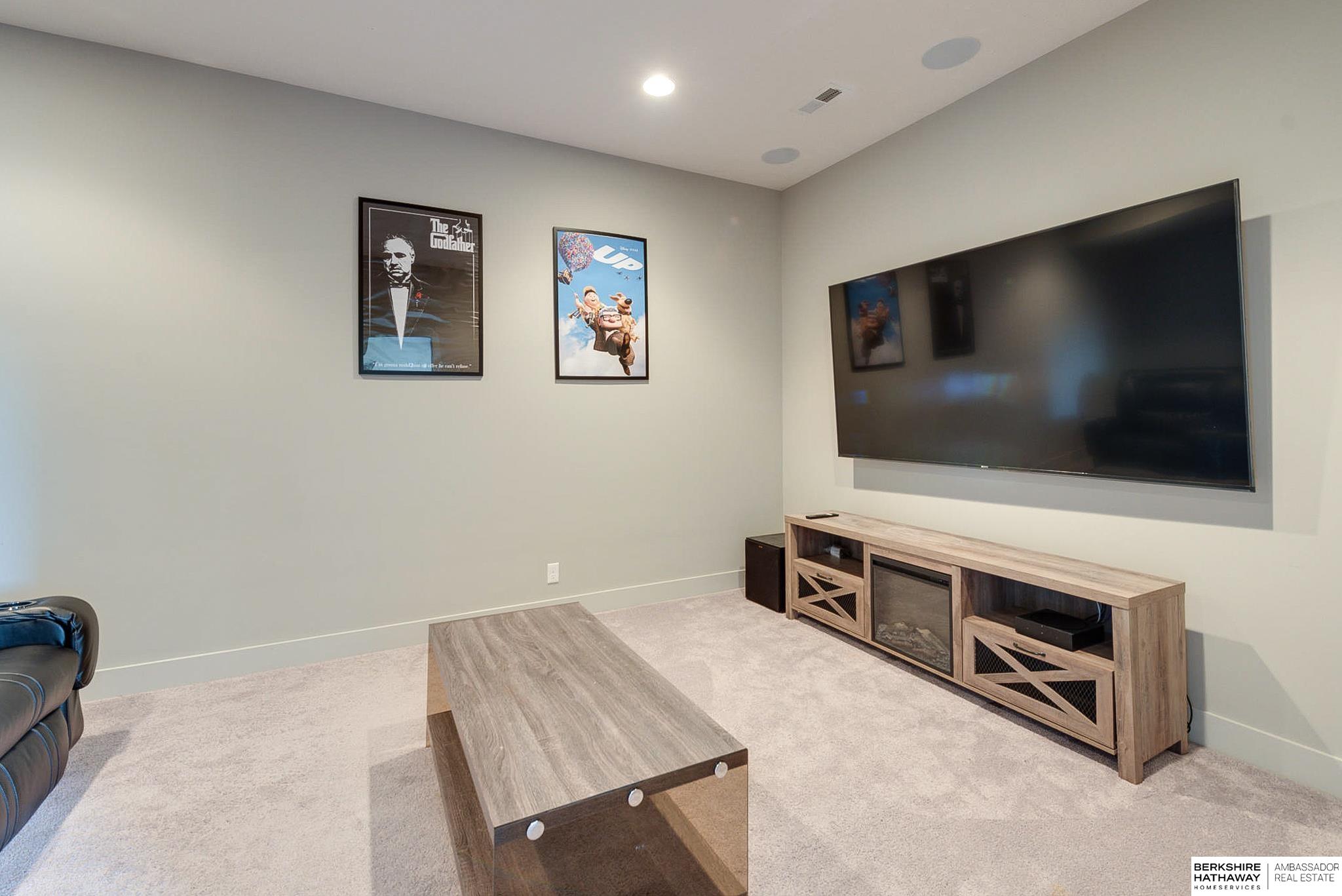 Elkhorn, Nebraska 68022, United States, 5 Bedrooms Bedrooms, ,4 BathroomsBathrooms,Residential,Pending,22632