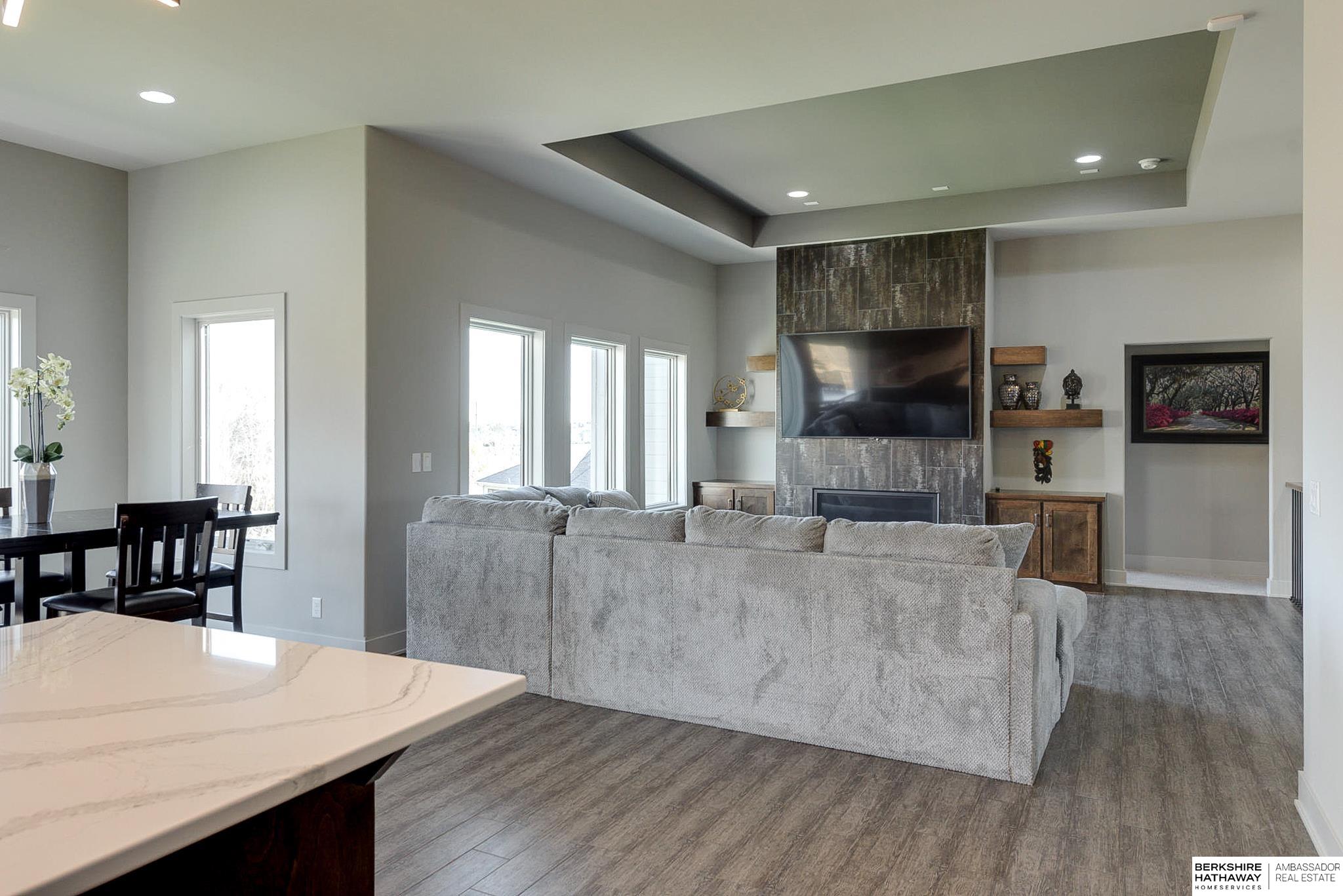 Elkhorn, Nebraska 68022, United States, 5 Bedrooms Bedrooms, ,4 BathroomsBathrooms,Residential,Pending,22632