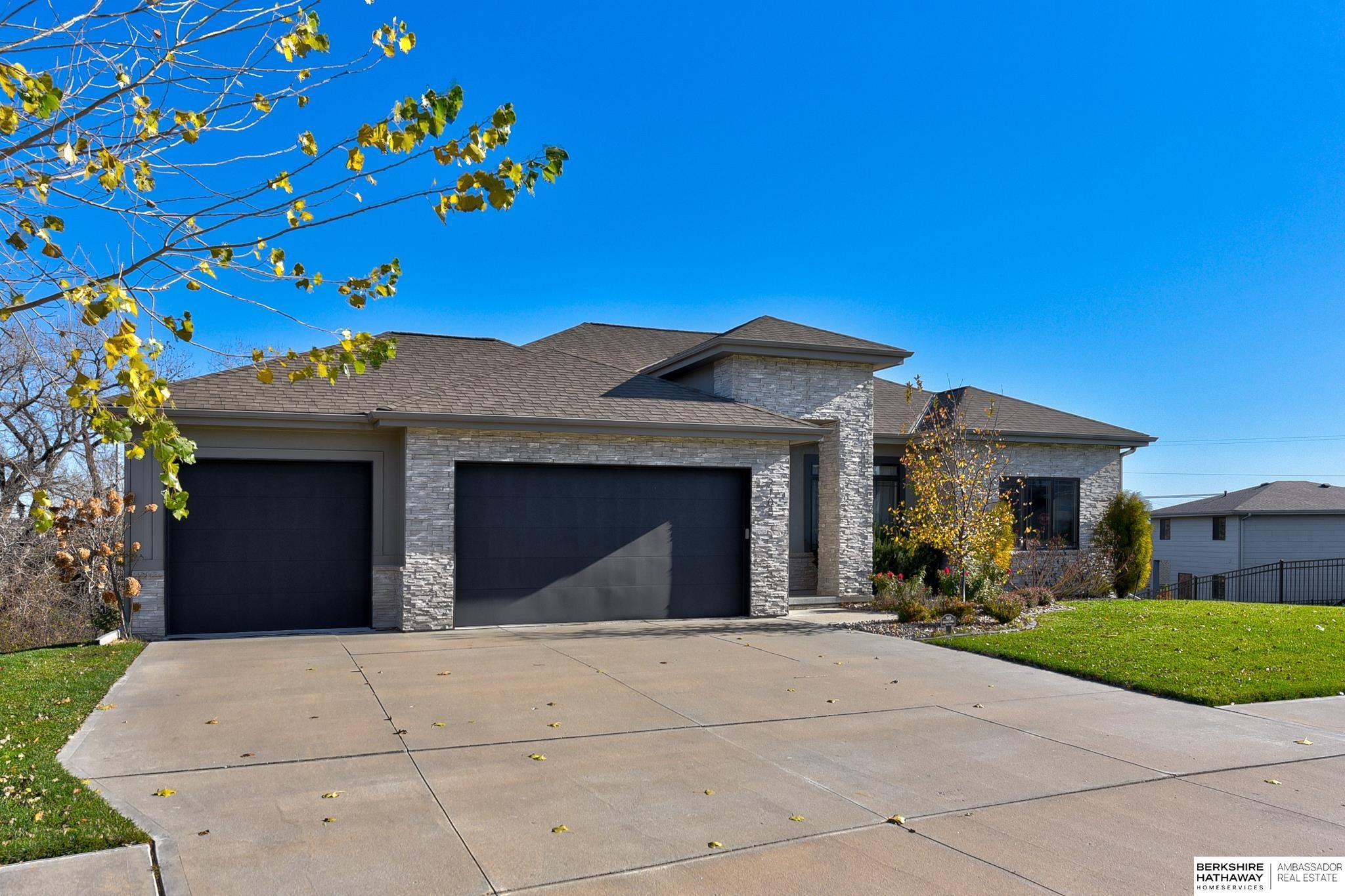 Elkhorn, Nebraska 68022, United States, 5 Bedrooms Bedrooms, ,4 BathroomsBathrooms,Residential,Pending,22632