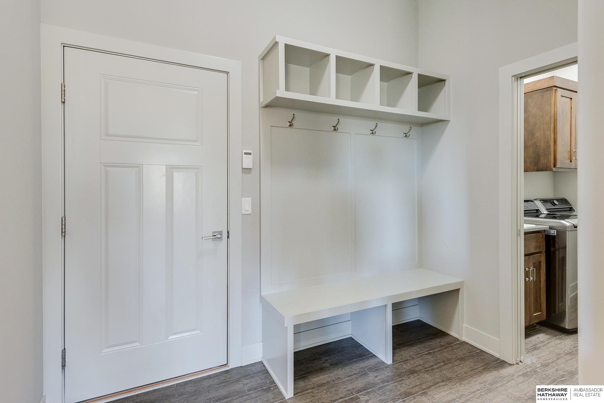 Elkhorn, Nebraska 68022, United States, 5 Bedrooms Bedrooms, ,4 BathroomsBathrooms,Residential,Pending,22632