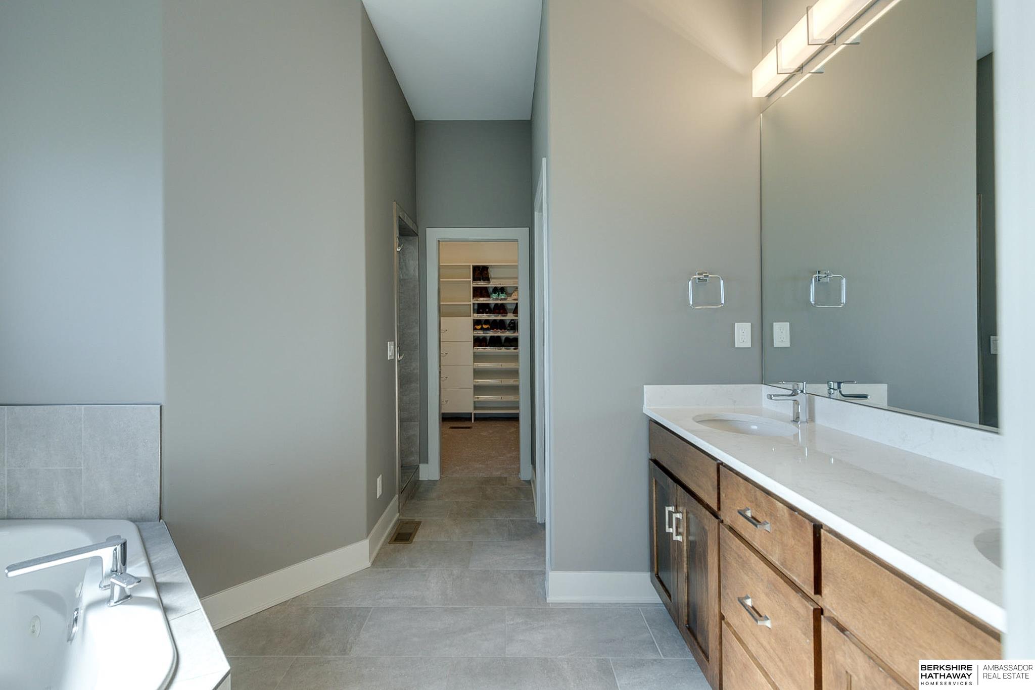 Elkhorn, Nebraska 68022, United States, 5 Bedrooms Bedrooms, ,4 BathroomsBathrooms,Residential,Pending,22632