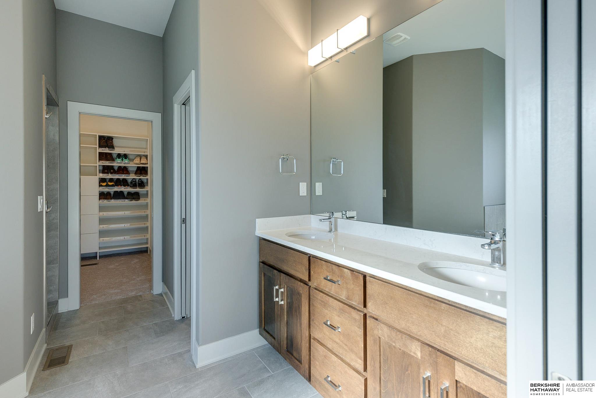 Elkhorn, Nebraska 68022, United States, 5 Bedrooms Bedrooms, ,4 BathroomsBathrooms,Residential,Pending,22632