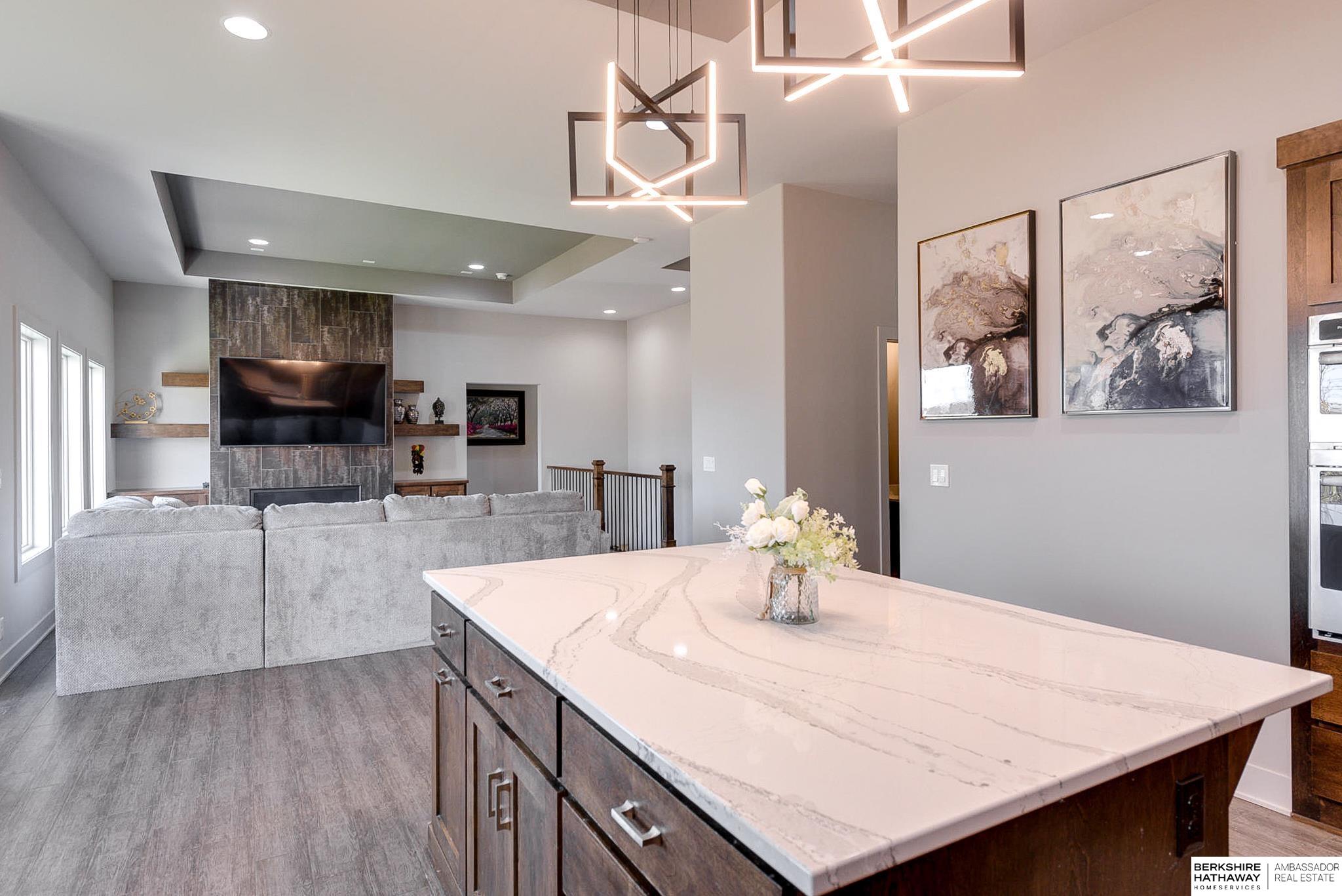 Elkhorn, Nebraska 68022, United States, 5 Bedrooms Bedrooms, ,4 BathroomsBathrooms,Residential,Pending,22632