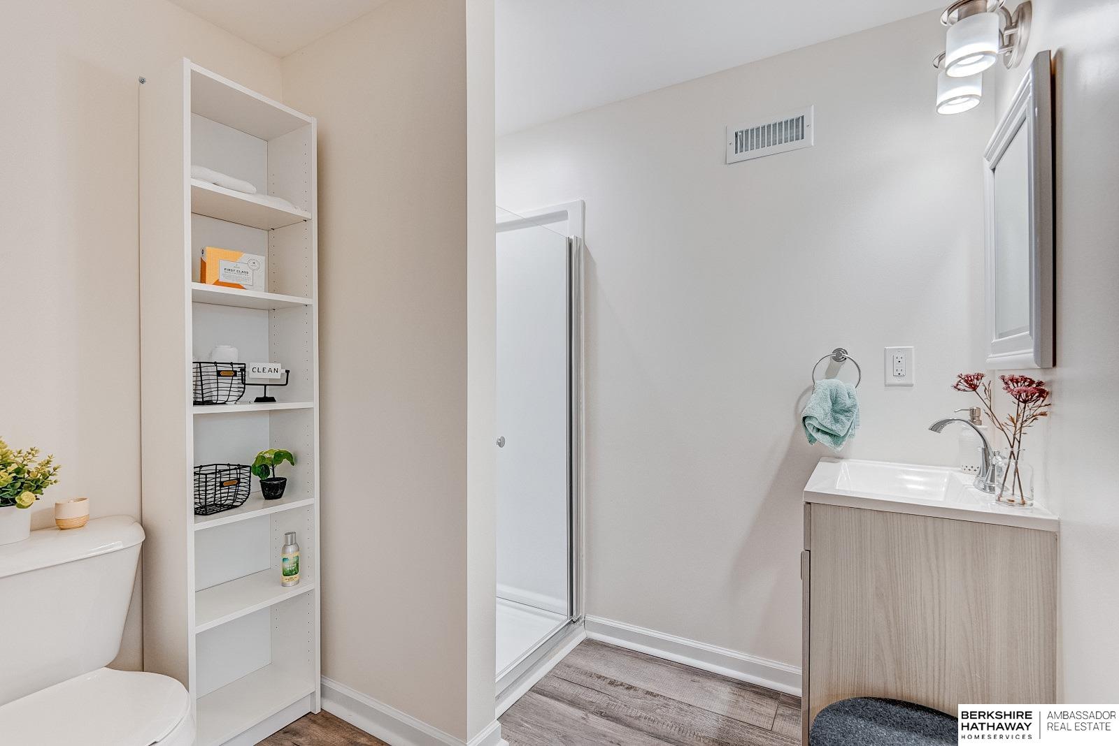 Bennington, Nebraska 68007, United States, 5 Bedrooms Bedrooms, ,4 BathroomsBathrooms,Residential,Active,107851