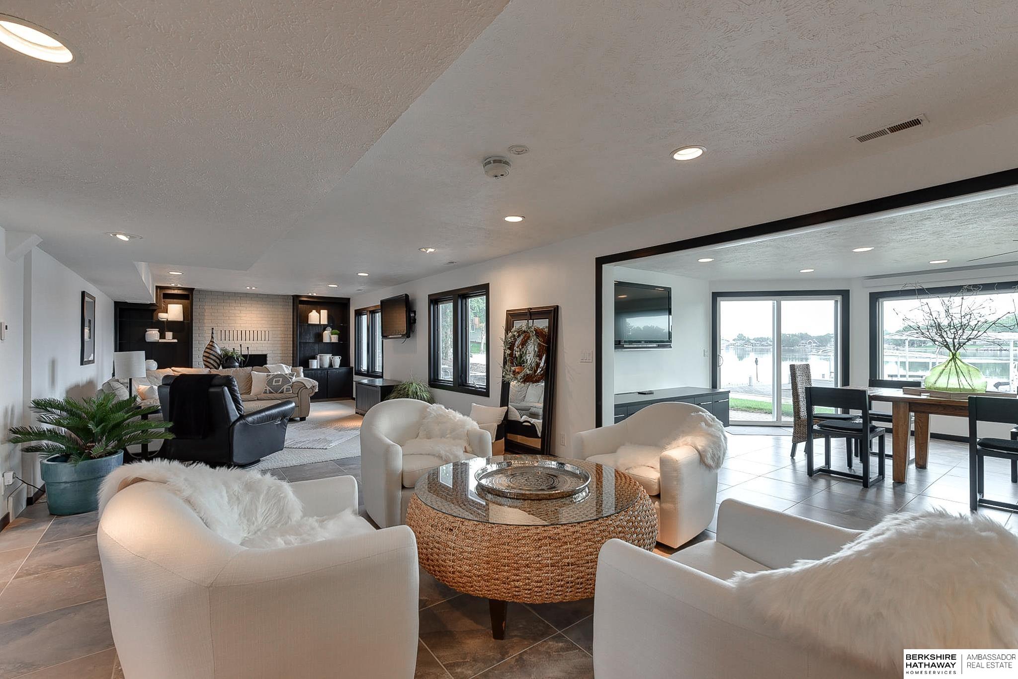 Valley, Nebraska 68064, United States, 3 Bedrooms Bedrooms, ,4 BathroomsBathrooms,Residential,Pending,83596