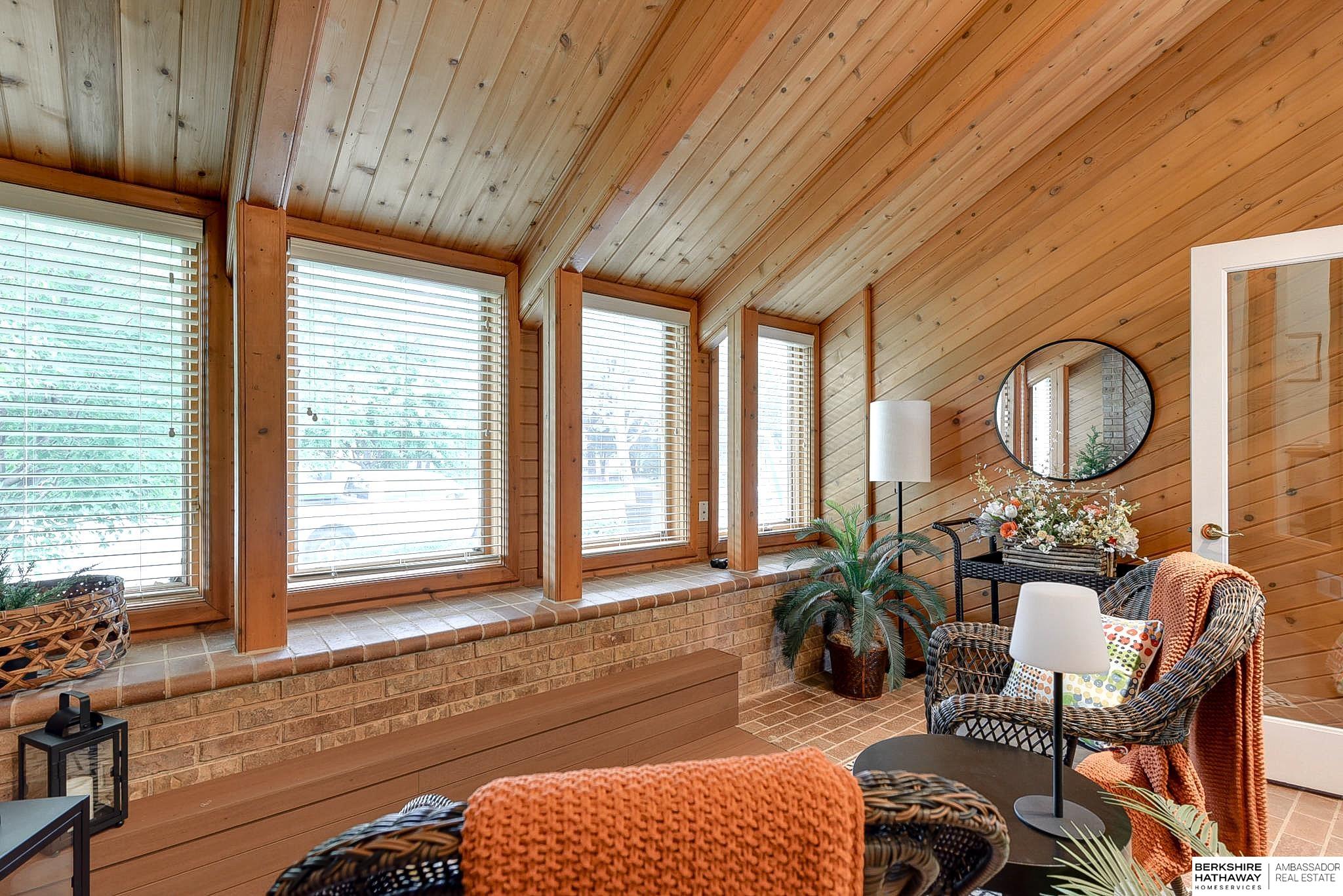 Valley, Nebraska 68064, United States, 3 Bedrooms Bedrooms, ,4 BathroomsBathrooms,Residential,Pending,83596