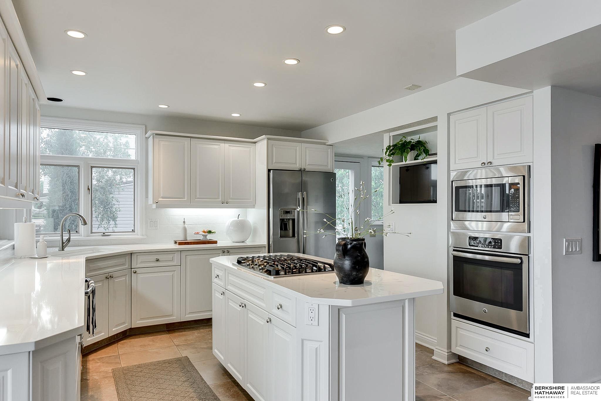 Valley, Nebraska 68064, United States, 3 Bedrooms Bedrooms, ,4 BathroomsBathrooms,Residential,Pending,83596