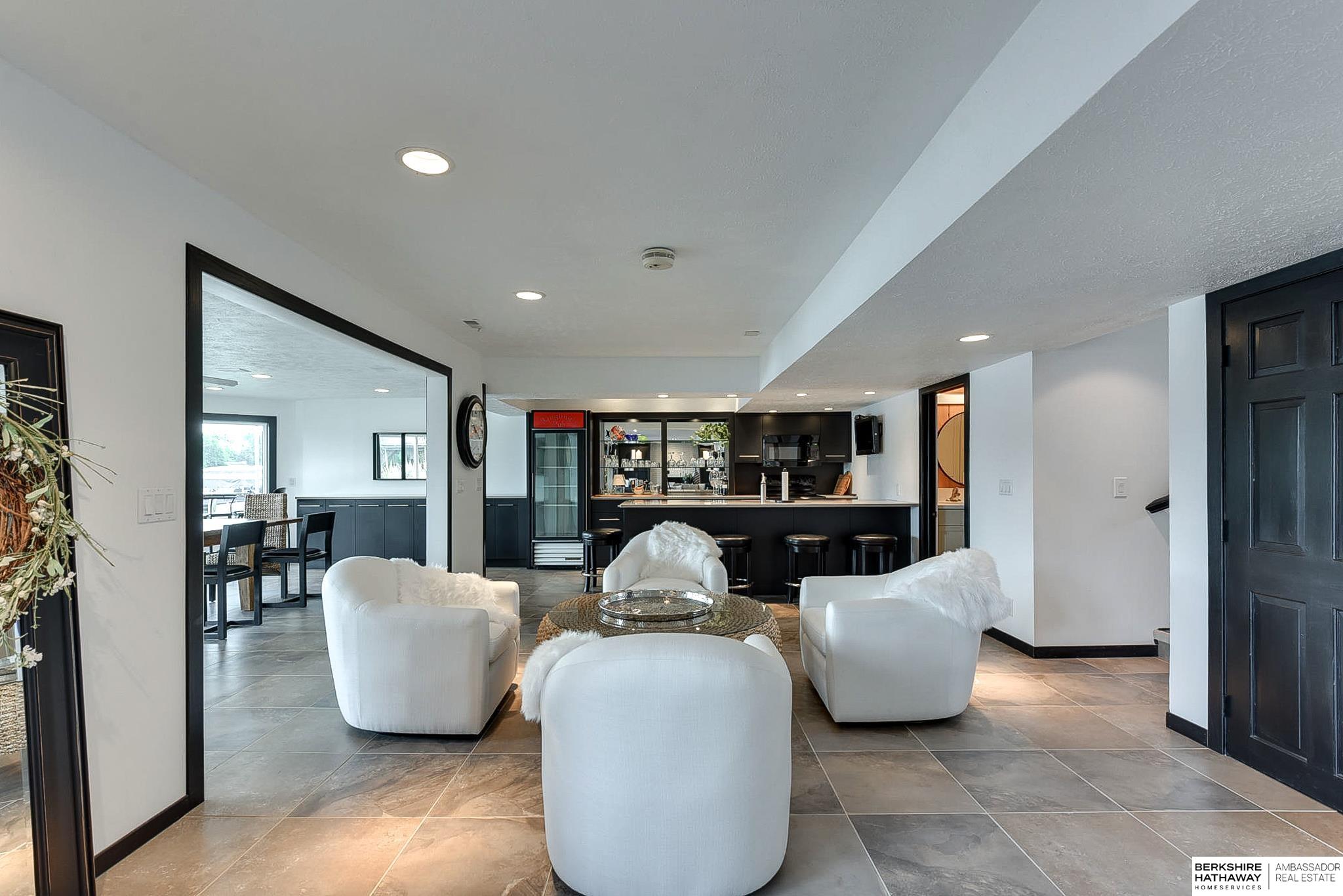 Valley, Nebraska 68064, United States, 3 Bedrooms Bedrooms, ,4 BathroomsBathrooms,Residential,Pending,83596