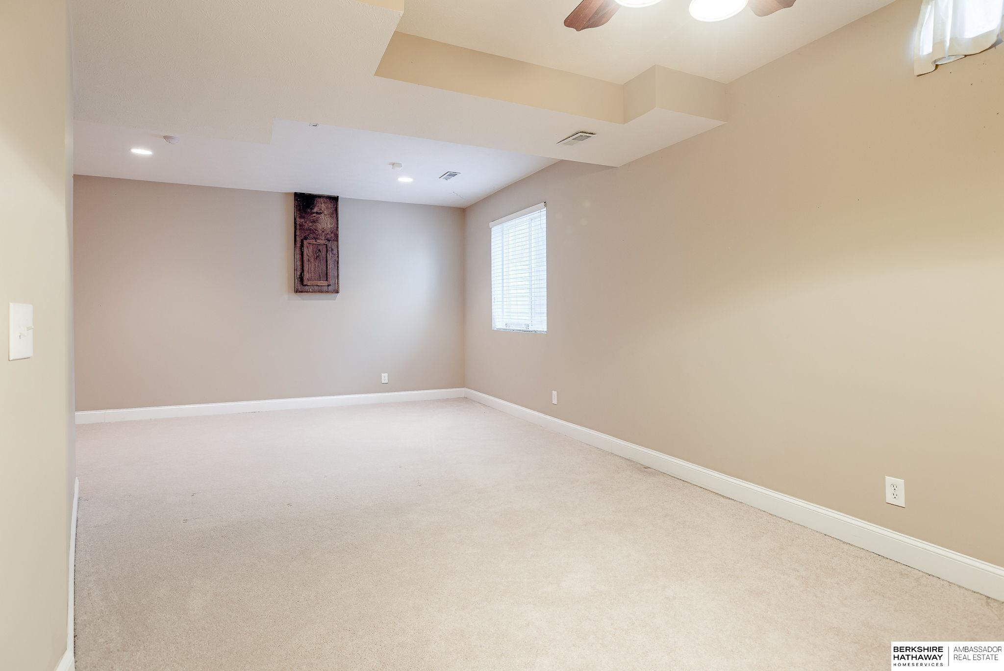 Omaha, Nebraska 68116, United States, 3 Bedrooms Bedrooms, ,4 BathroomsBathrooms,Residential,Active,27603