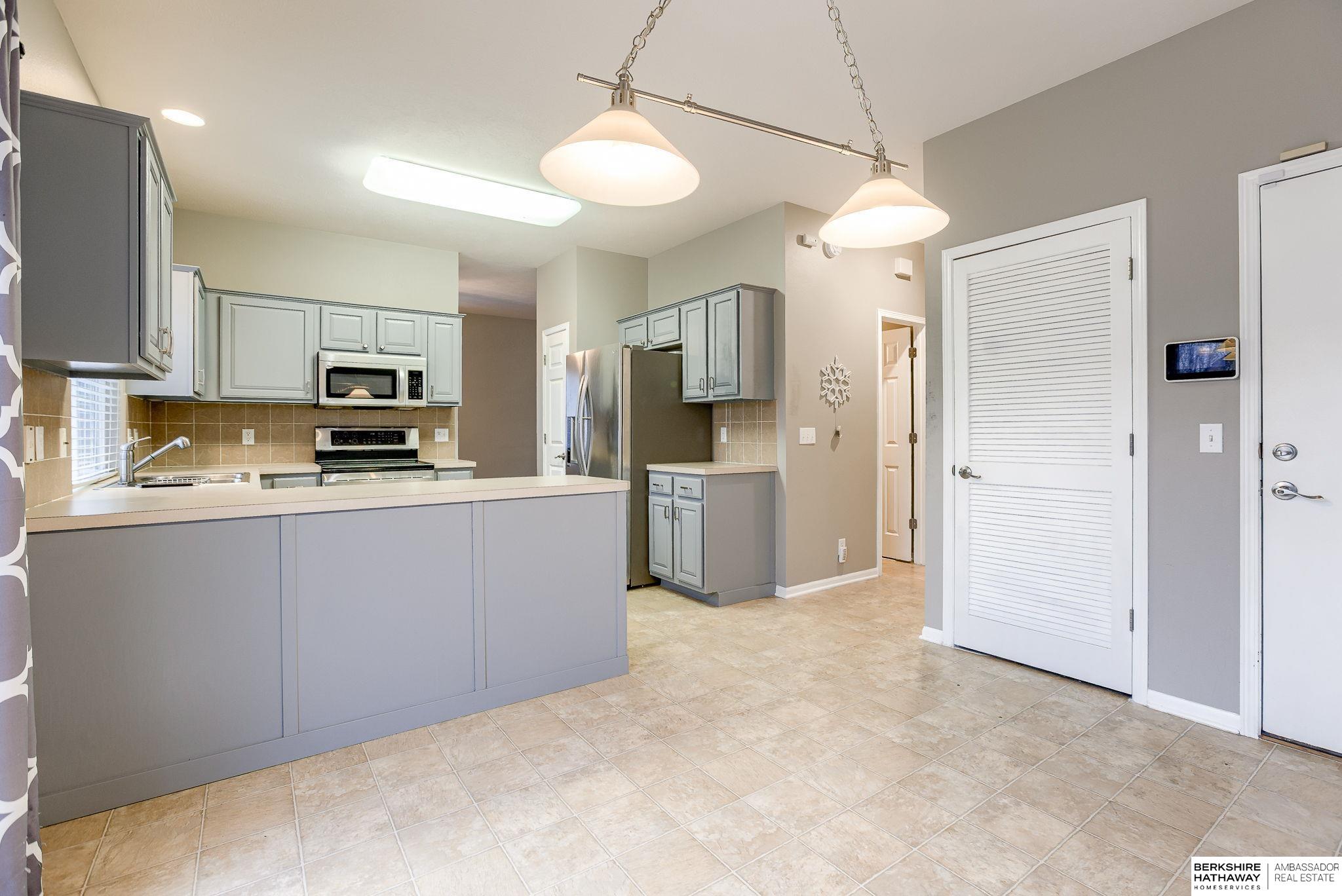 Omaha, Nebraska 68116, United States, 3 Bedrooms Bedrooms, ,4 BathroomsBathrooms,Residential,Active,27603