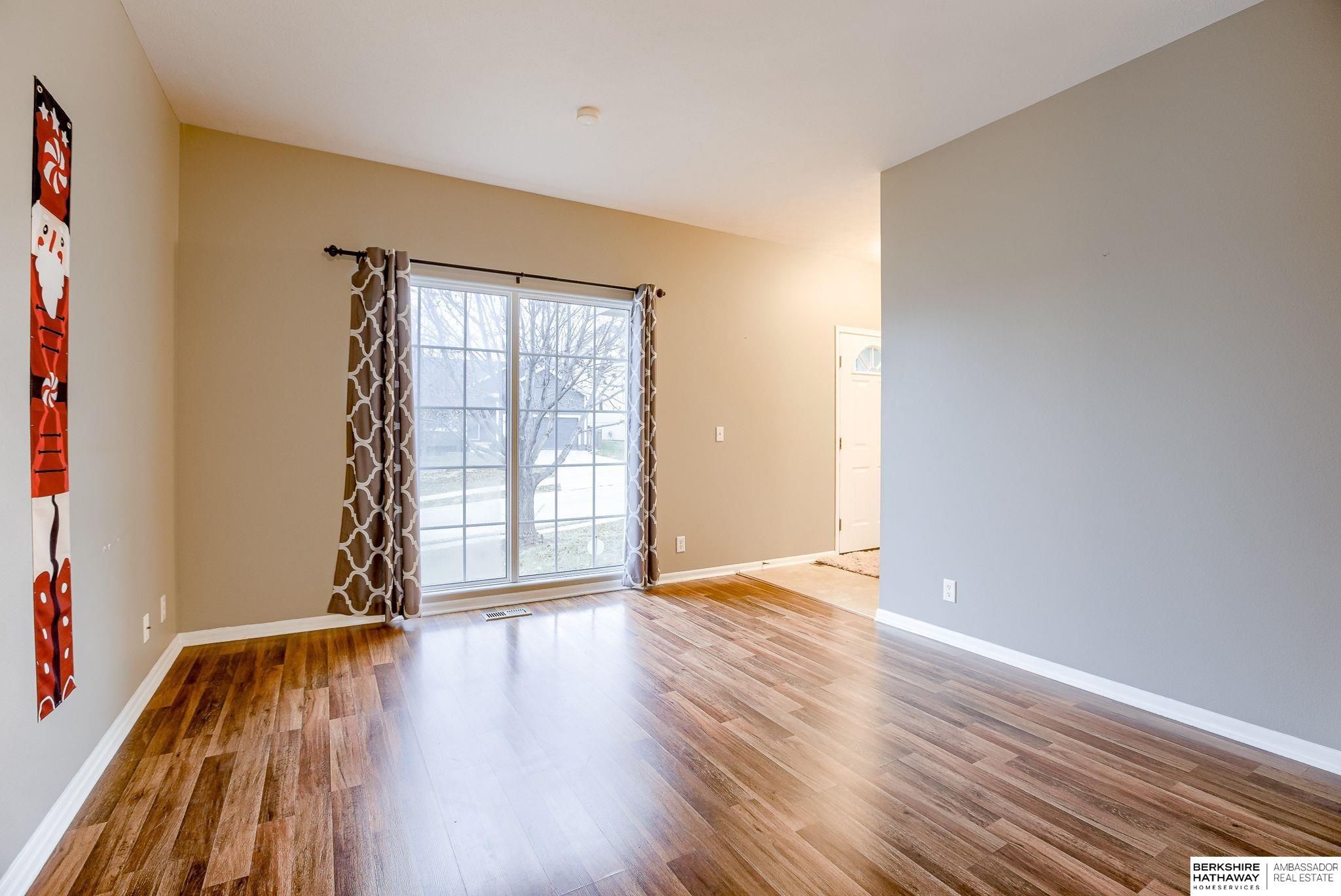 Omaha, Nebraska 68116, United States, 3 Bedrooms Bedrooms, ,4 BathroomsBathrooms,Residential,Active,27603