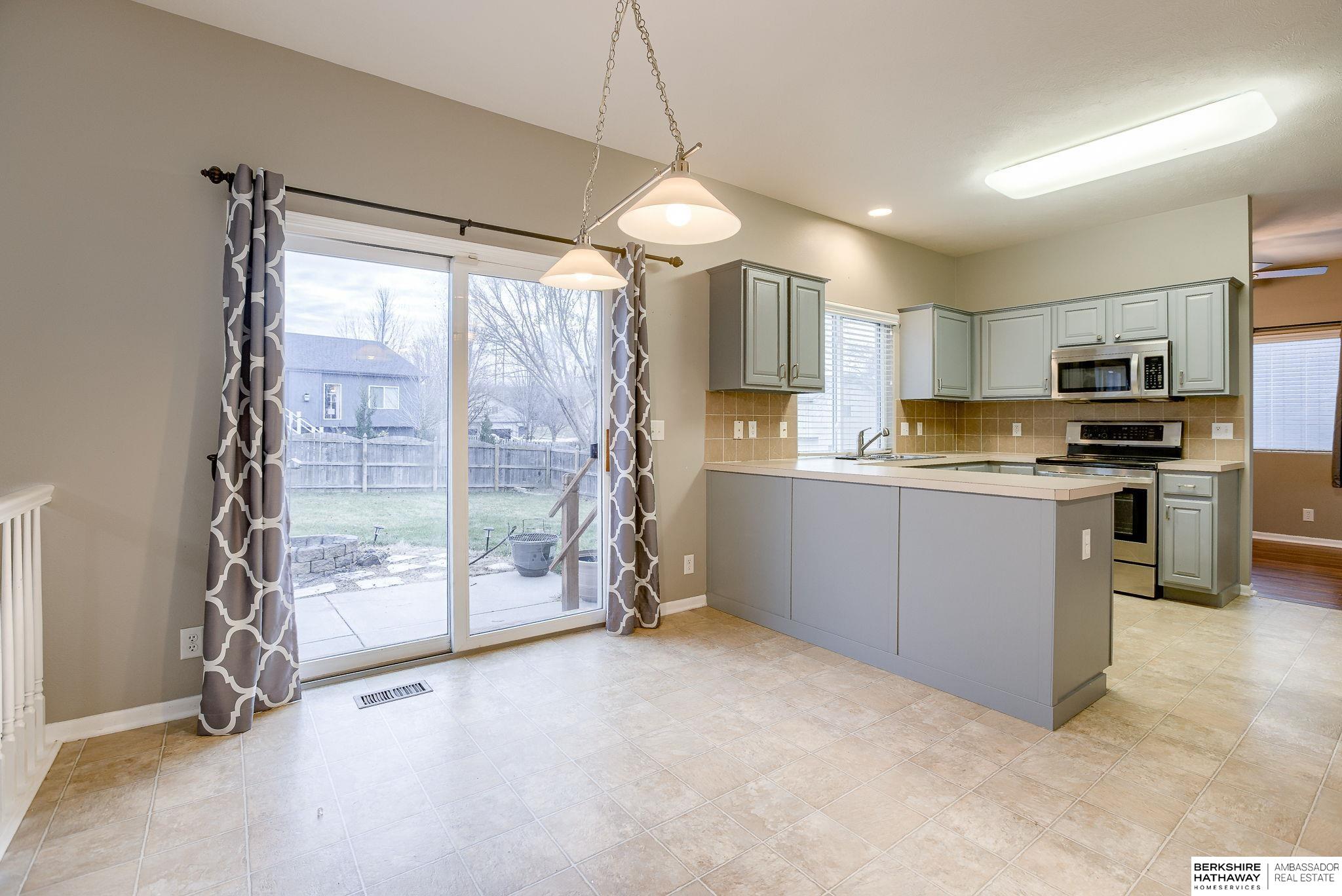 Omaha, Nebraska 68116, United States, 3 Bedrooms Bedrooms, ,4 BathroomsBathrooms,Residential,Active,27603