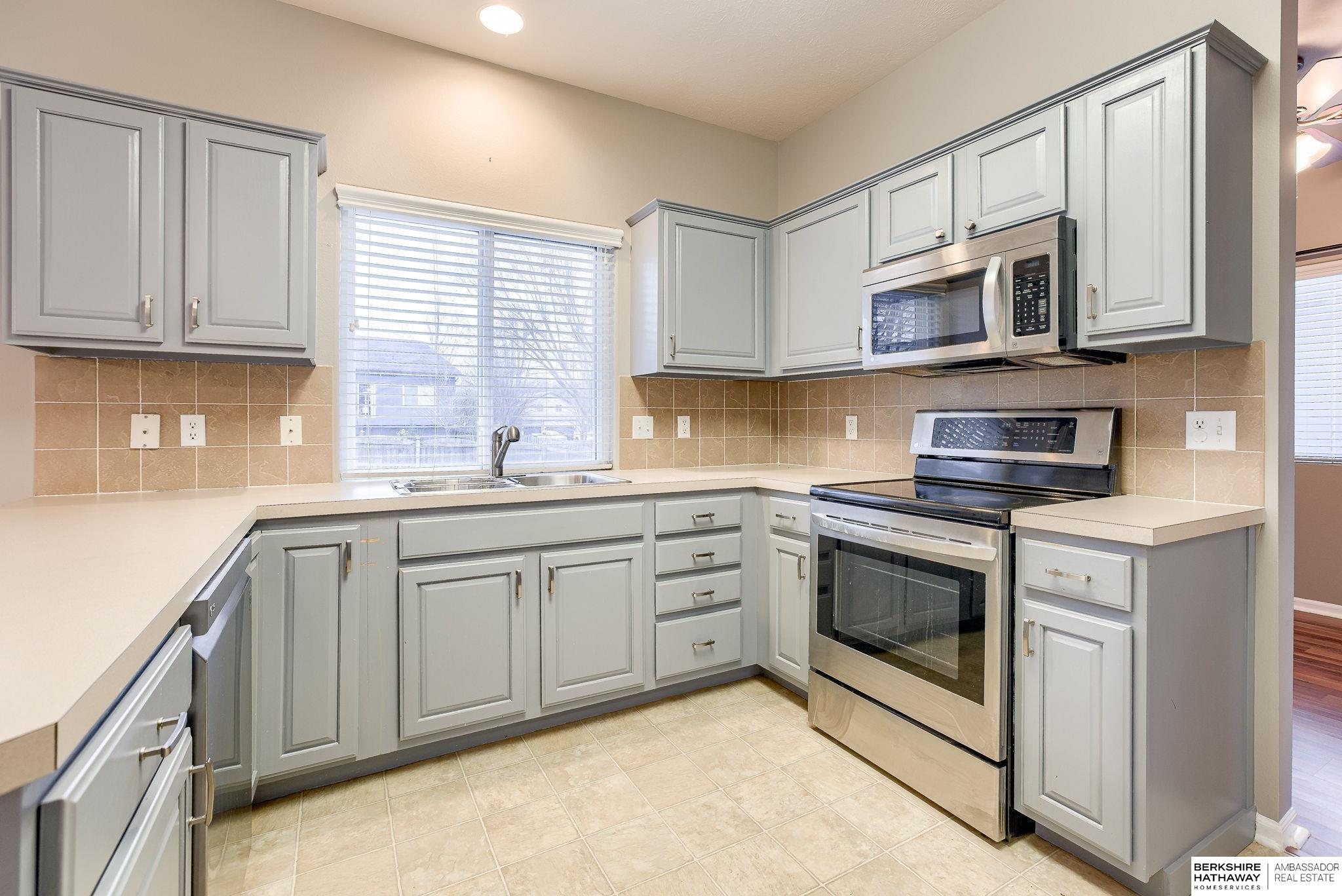 Omaha, Nebraska 68116, United States, 3 Bedrooms Bedrooms, ,4 BathroomsBathrooms,Residential,Active,27603