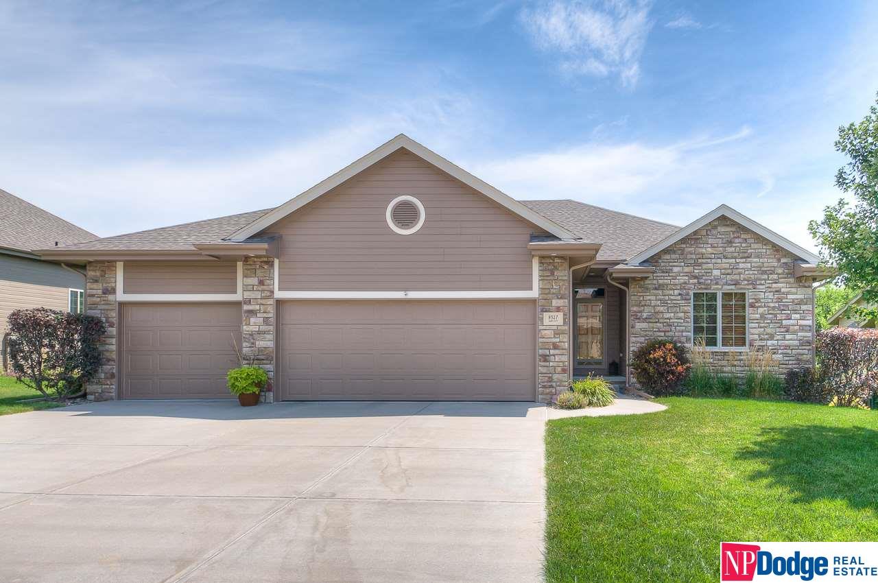 Photo 1 of 40 — 8527 S 103rd Street, La Vista, NE 68128