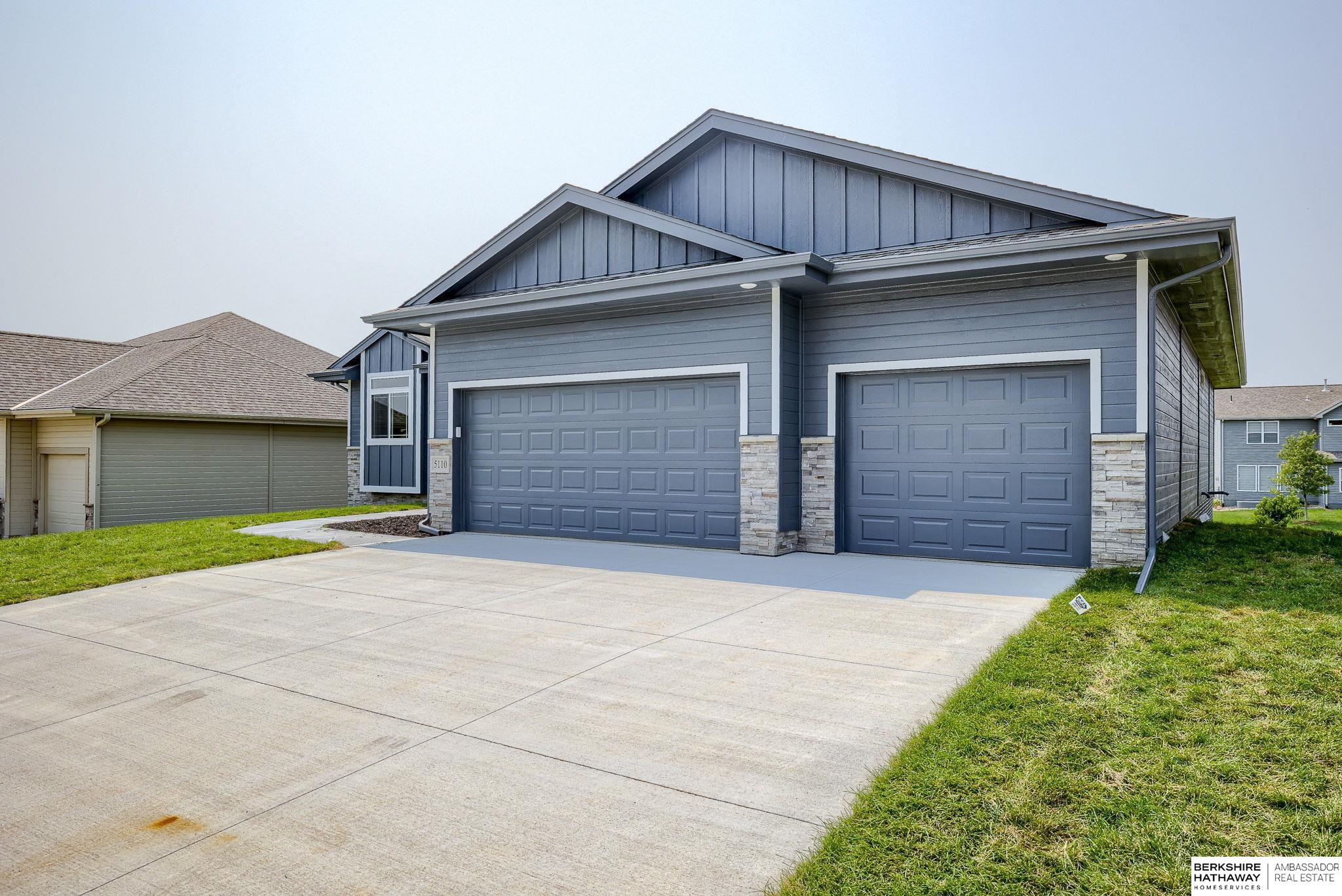 Elkhorn, Nebraska 68022, United States, 3 Bedrooms Bedrooms, ,2 BathroomsBathrooms,Residential,Pending,23668