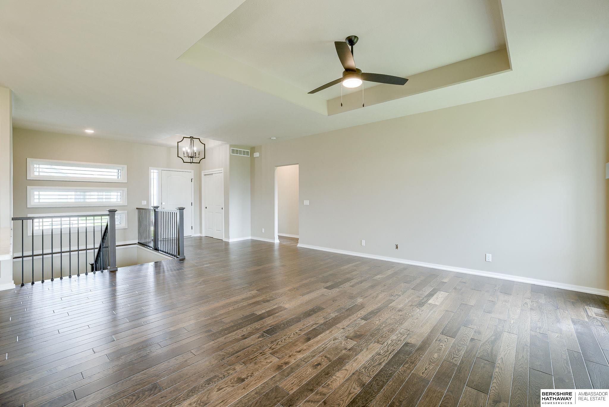 Elkhorn, Nebraska 68022, United States, 3 Bedrooms Bedrooms, ,2 BathroomsBathrooms,Residential,Pending,23668