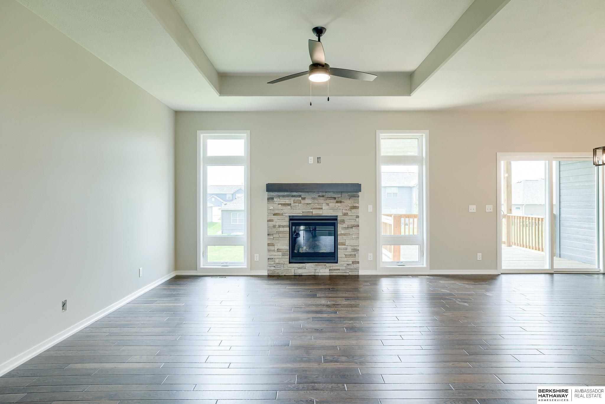 Elkhorn, Nebraska 68022, United States, 3 Bedrooms Bedrooms, ,2 BathroomsBathrooms,Residential,Pending,23668