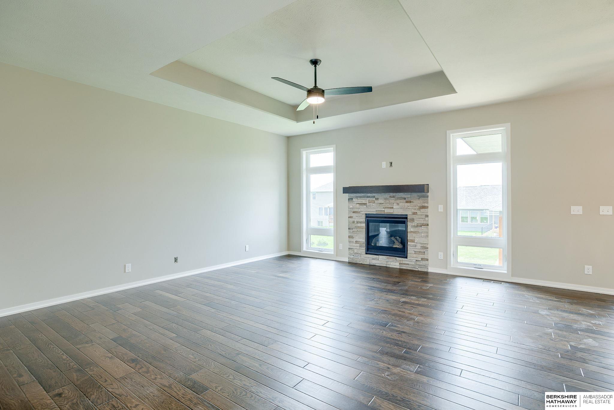 Elkhorn, Nebraska 68022, United States, 3 Bedrooms Bedrooms, ,2 BathroomsBathrooms,Residential,Pending,23668