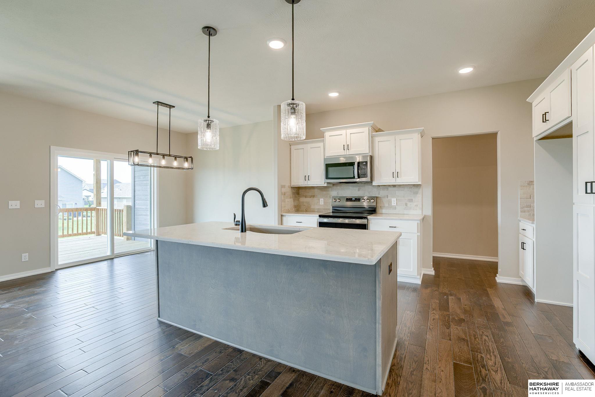 Elkhorn, Nebraska 68022, United States, 3 Bedrooms Bedrooms, ,2 BathroomsBathrooms,Residential,Pending,23668