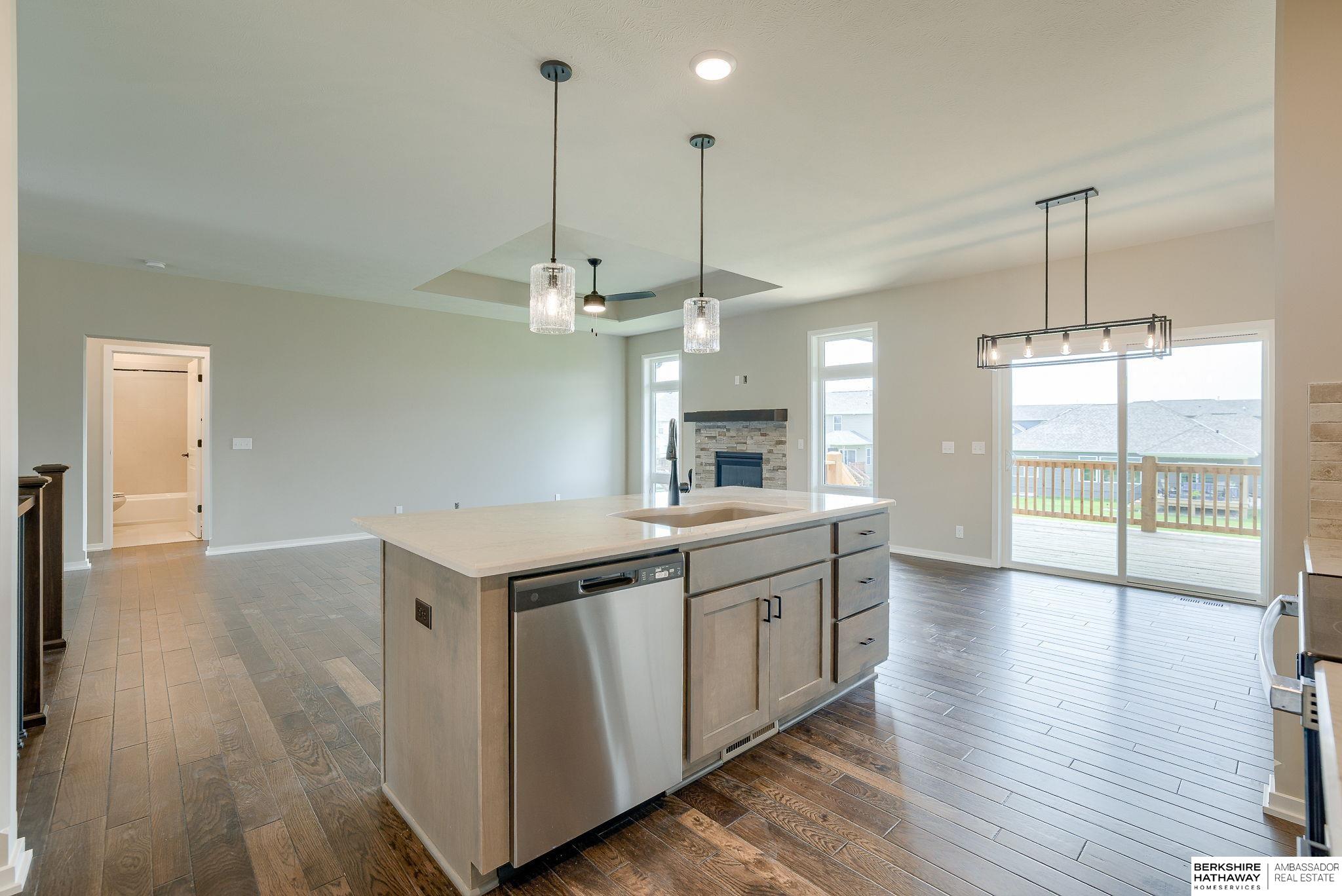 Elkhorn, Nebraska 68022, United States, 3 Bedrooms Bedrooms, ,2 BathroomsBathrooms,Residential,Pending,23668