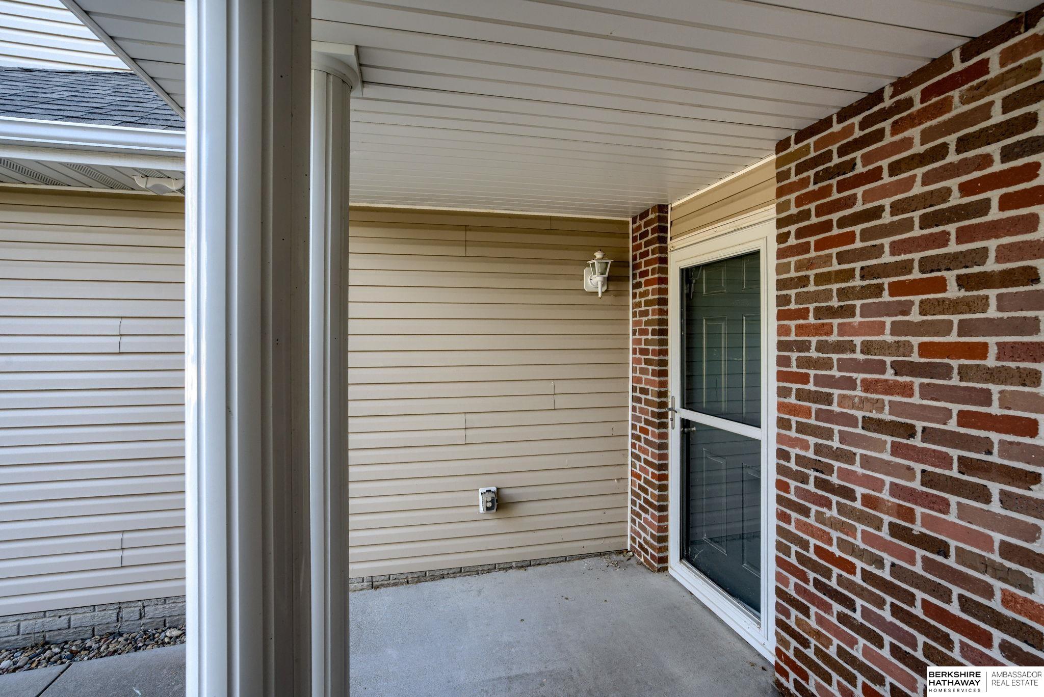 Omaha, Nebraska 68022, United States, 3 Bedrooms Bedrooms, ,3 BathroomsBathrooms,Residential,Pending,15120